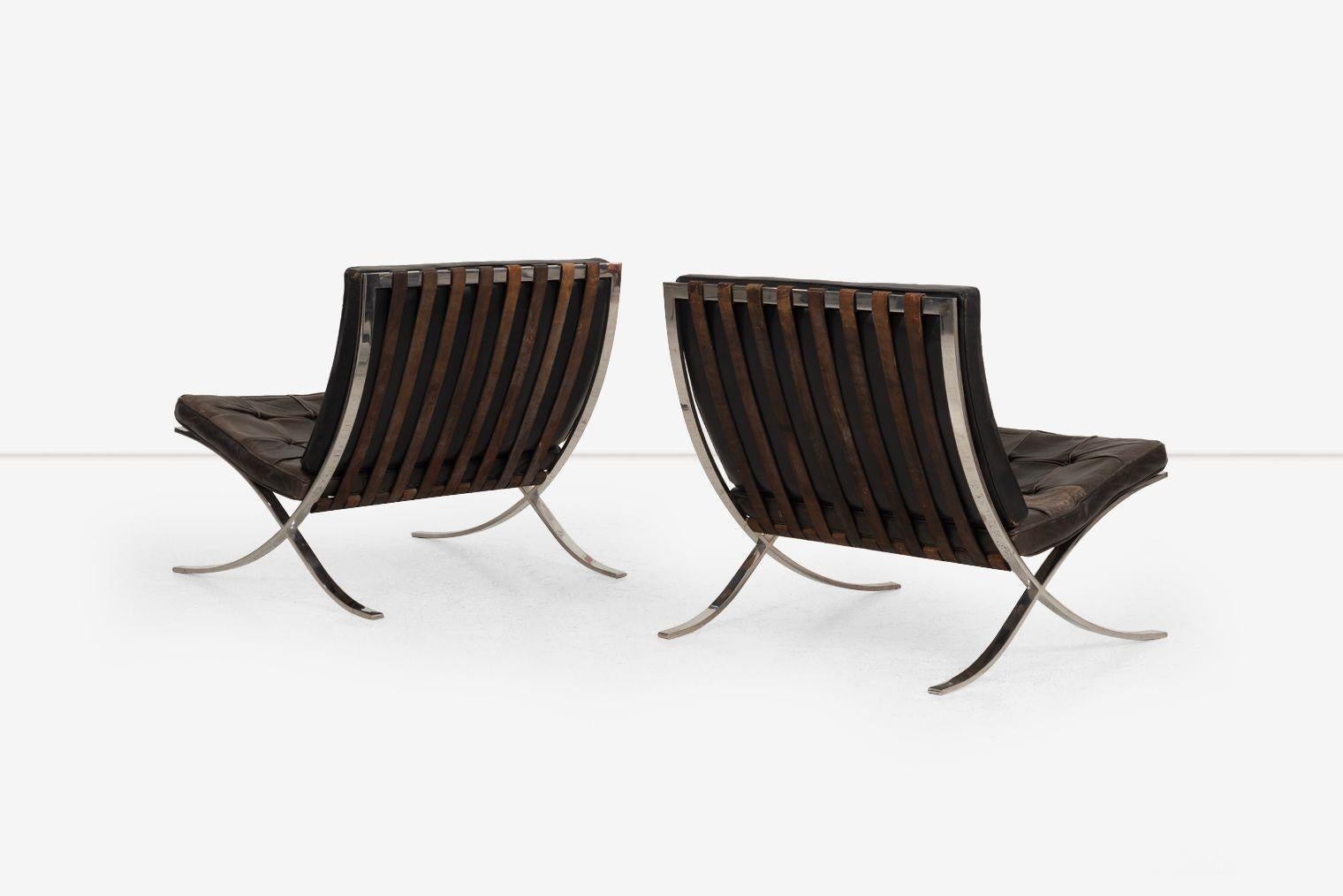 Raro par de sillas y otomana Mies van der Rohe Barcelona, c. 1960 Acero en venta