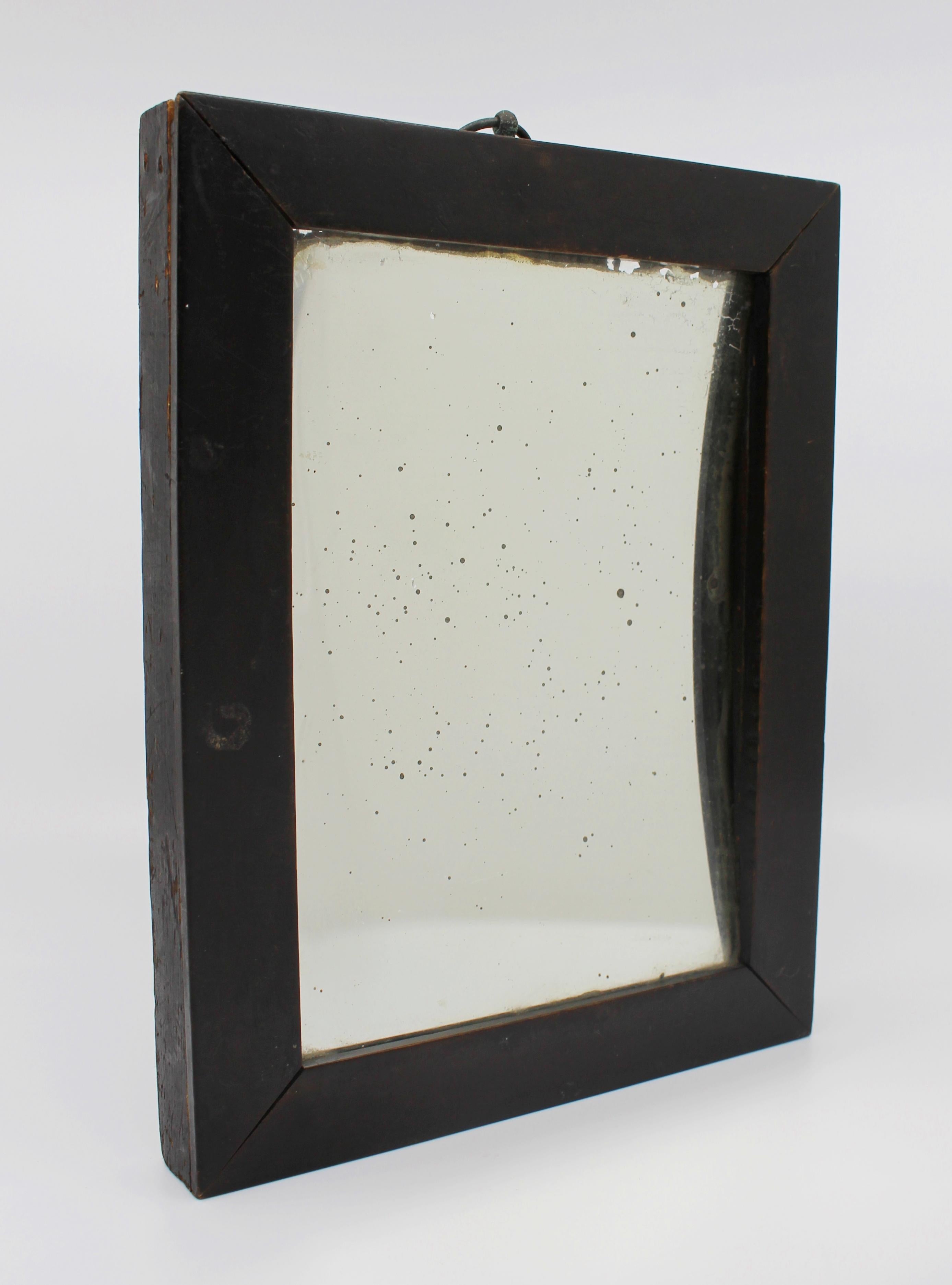 

 

Width 18 cm 7 in
Height 23 cm 9 in
 

 

Period 18th c., early Georgian, English
Frame Rosewood
Mirror Original concaved glass
Condition Offered in very good original condition. Some light wear to frame commensurate with age, and