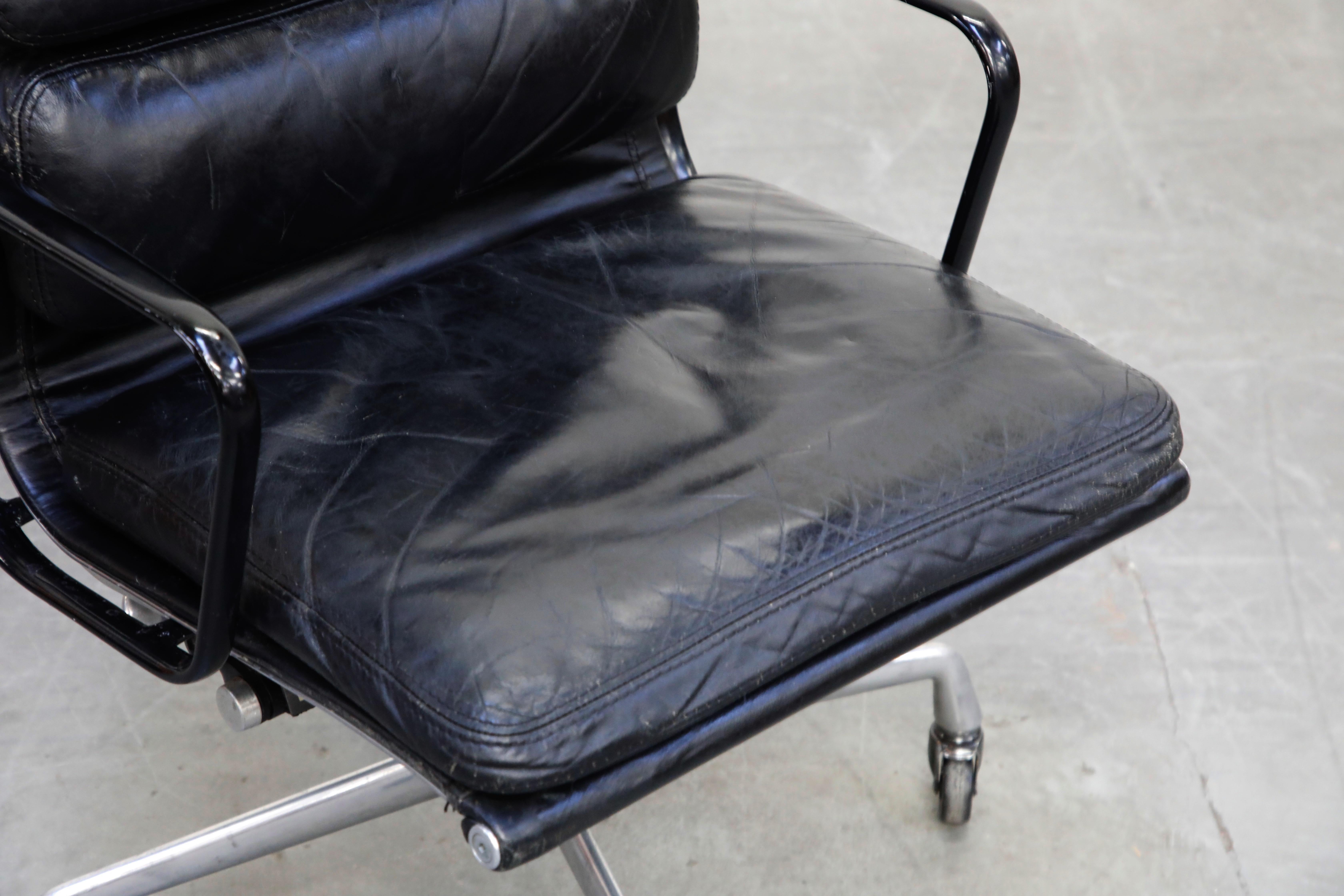 Seltener:: früher Eames Soft Pad Chair von Herman Miller:: signiert &:: datiert 1976 7