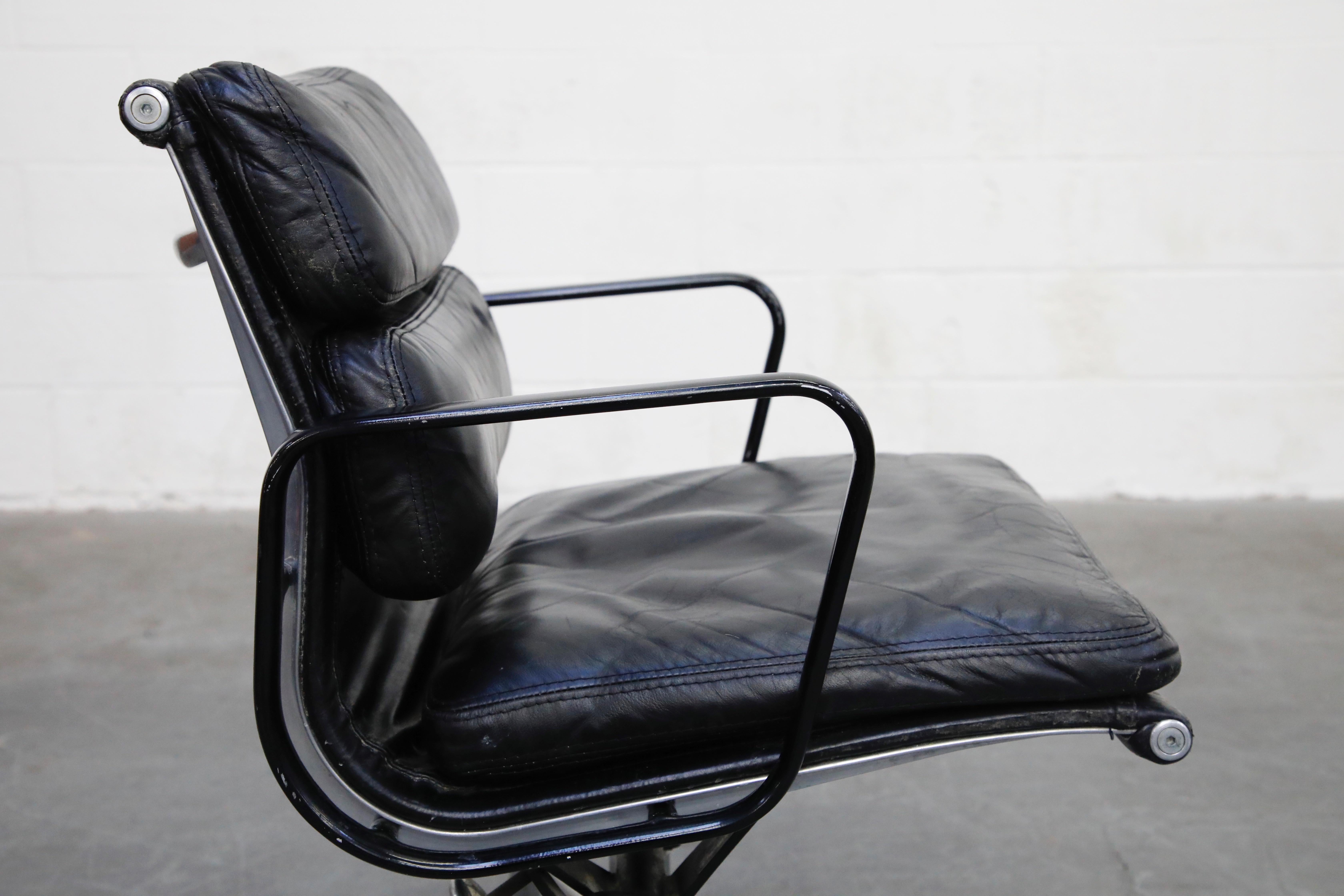 Seltener:: früher Eames Soft Pad Chair von Herman Miller:: signiert &:: datiert 1976 8