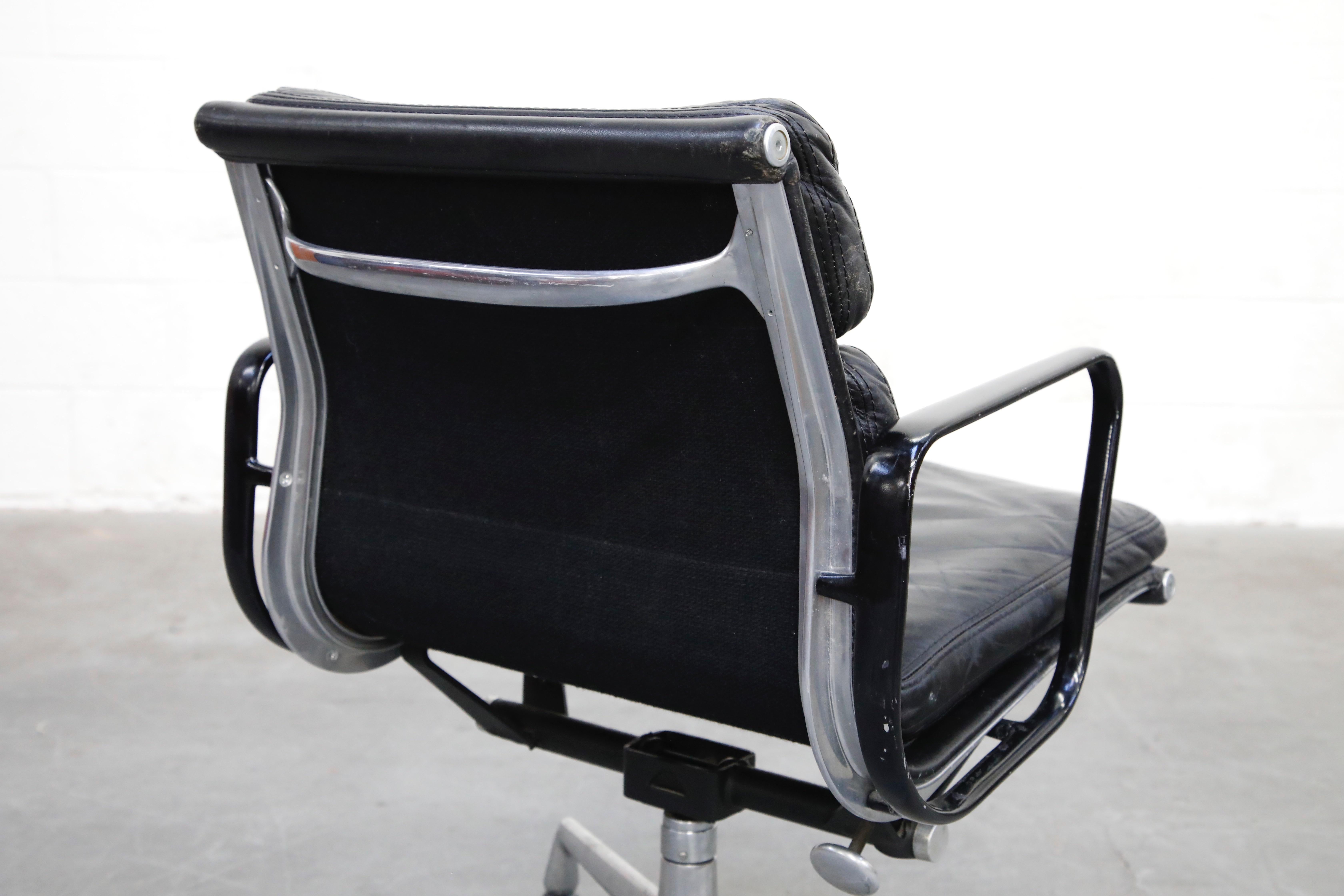 Seltener:: früher Eames Soft Pad Chair von Herman Miller:: signiert &:: datiert 1976 12