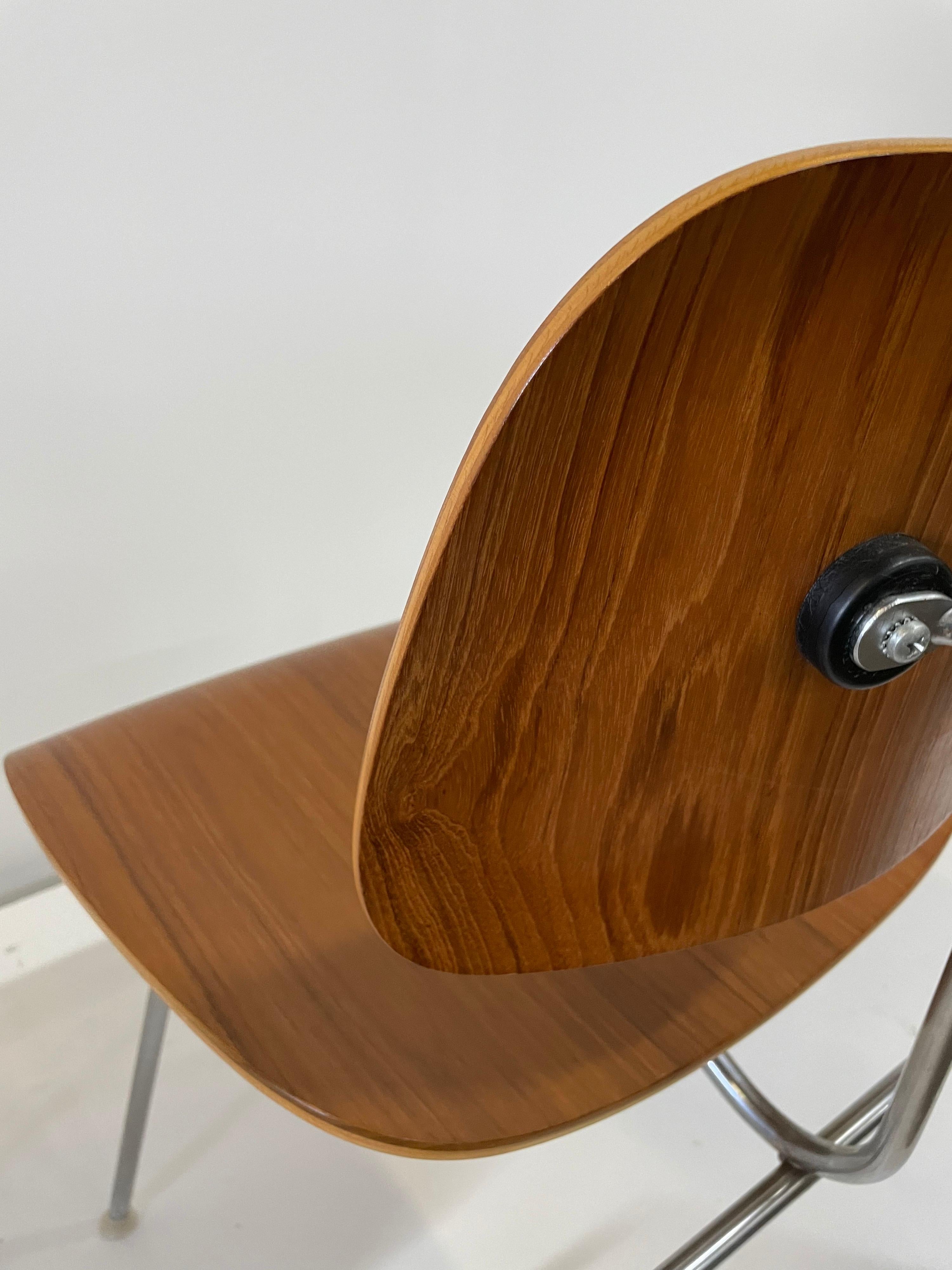 Raro set di sedie Charles and Ray Eames per Herman Miller in legno zebrano in vendita 4