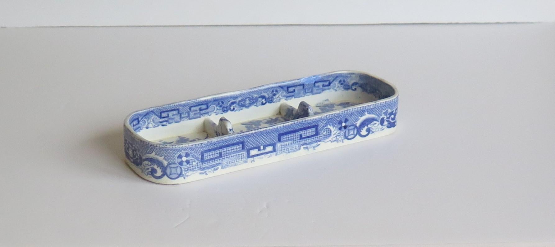 Chinoiserie Rare Early Spode Pen Tray Pearlware Blue and White Willow Pattern, circa 1800