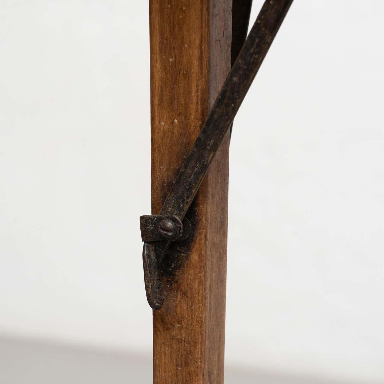 Rare table à pieds pliants en bois de Thonet, Model No No 11, circa 1930 en vente 4