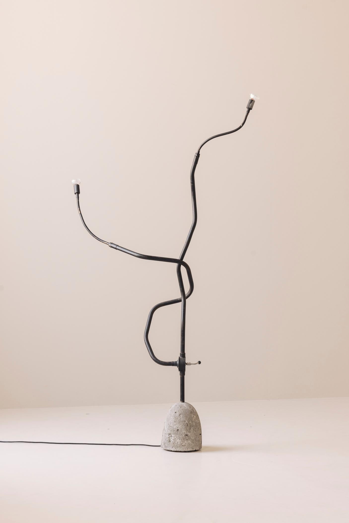 Britannique Rare lampadaire 'Tree' de Ron Arad pour One Off Ltd, vers 1984. en vente