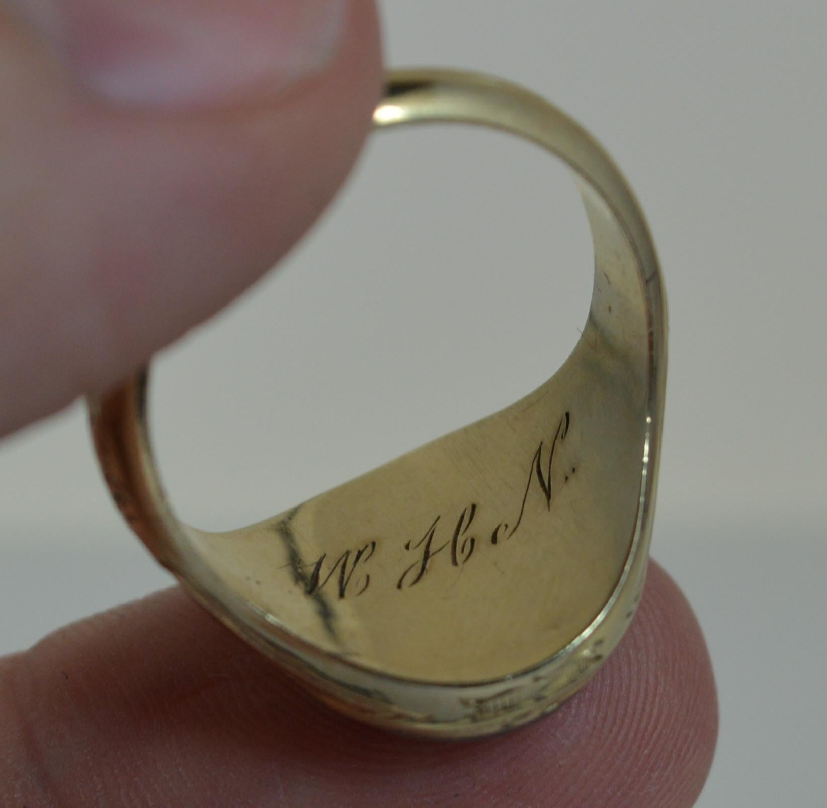 Rare Early Victorian 18Ct Gold and Mourning Signet Ring with Locket Panel Front In Good Condition For Sale In St Helens, GB