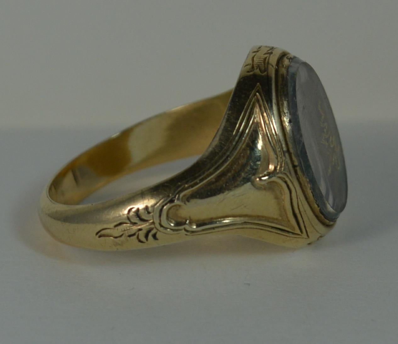 Rare Early Victorian 18Ct Gold and Mourning Signet Ring with Locket Panel Front For Sale 2