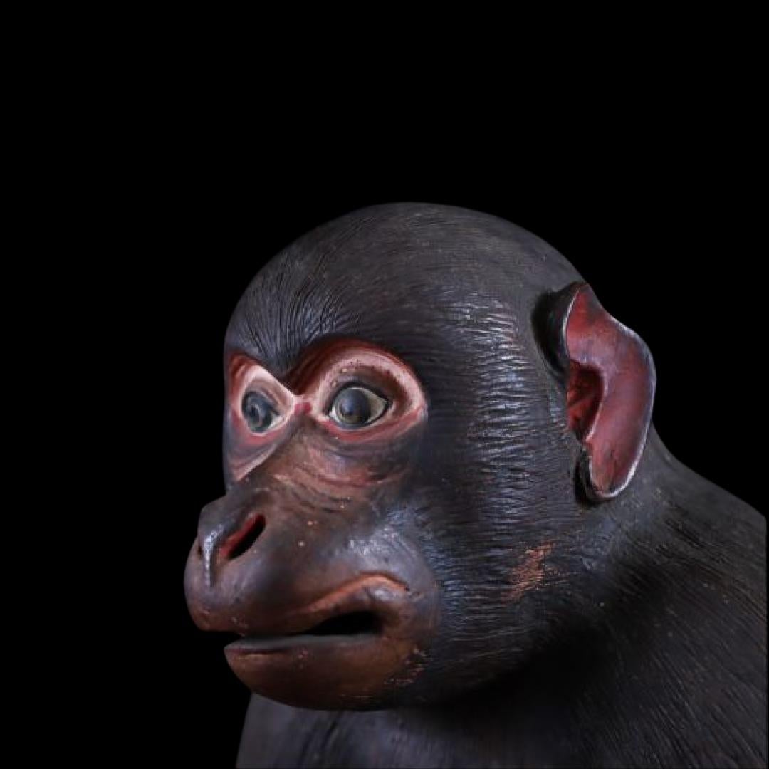 Japanese Rare Edo Period traditional Dojin-yaki finely Carved Monkey Figurine For Sale