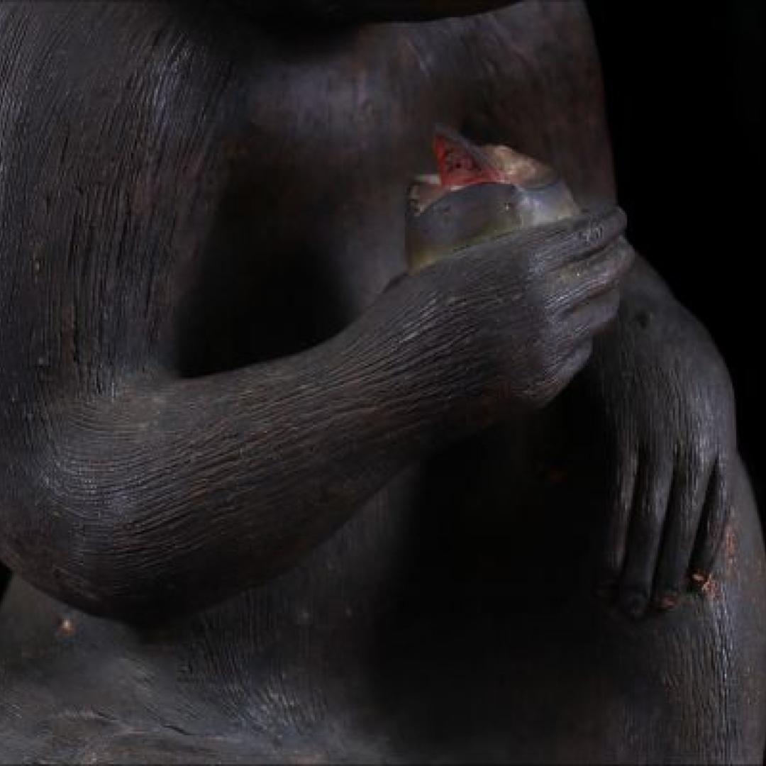 Rare Edo Period traditional Dojin-yaki finely Carved Monkey Figurine For Sale 1