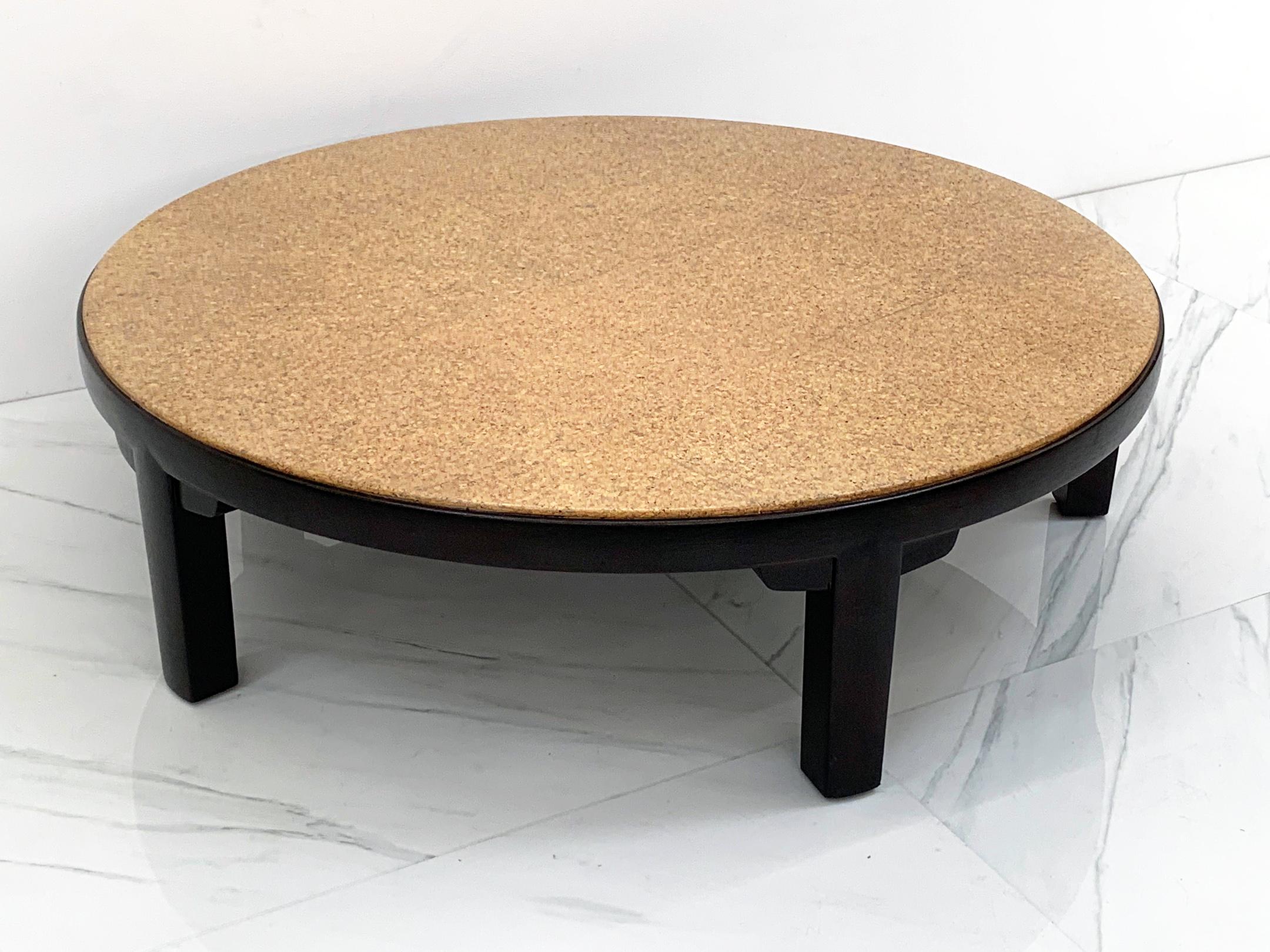 Milieu du XXe siècle Rare table basse ébénisée à plateau en liège Edward Wormley pour Dunbar en vente