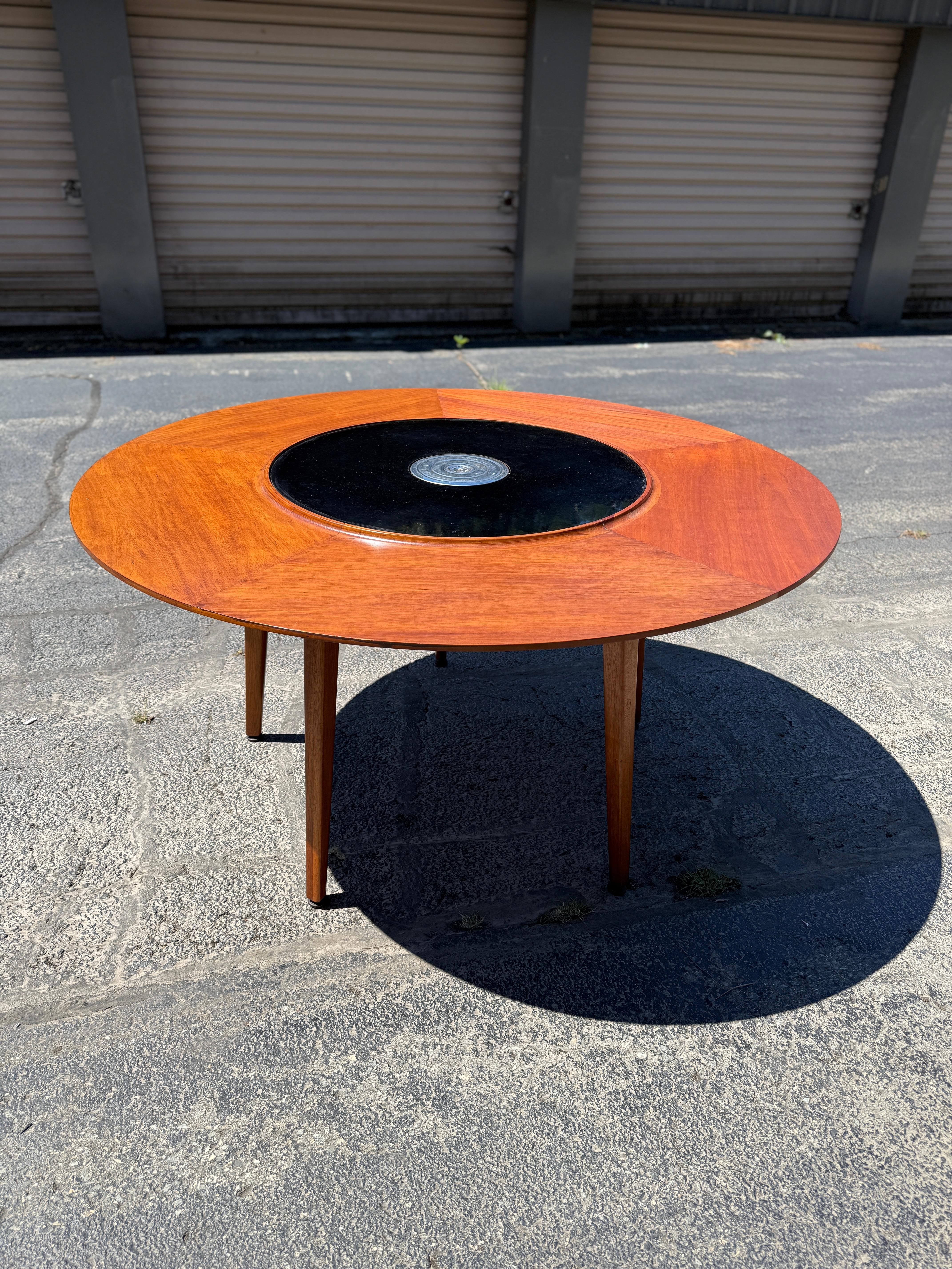 Raro Edward Wormley para Dunbar Lazy Susan Mesa de comedor de nogal MCM Moderno de mediados de siglo en venta