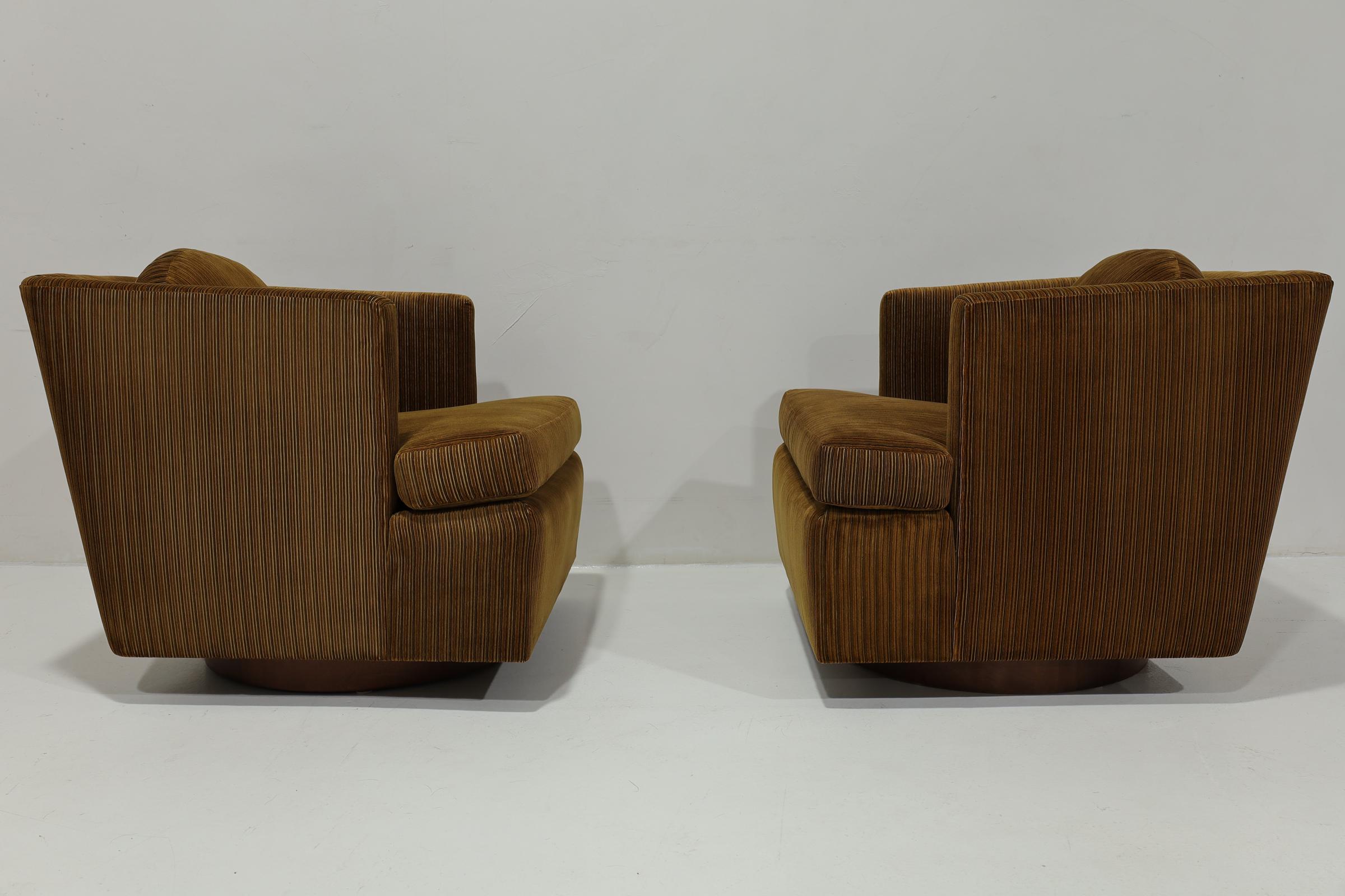 Mid-Century Modern Rare Edward Wormley for Dunbar Model No 251 Swivel Lounge Chairs (Chaises longues pivotantes) en vente