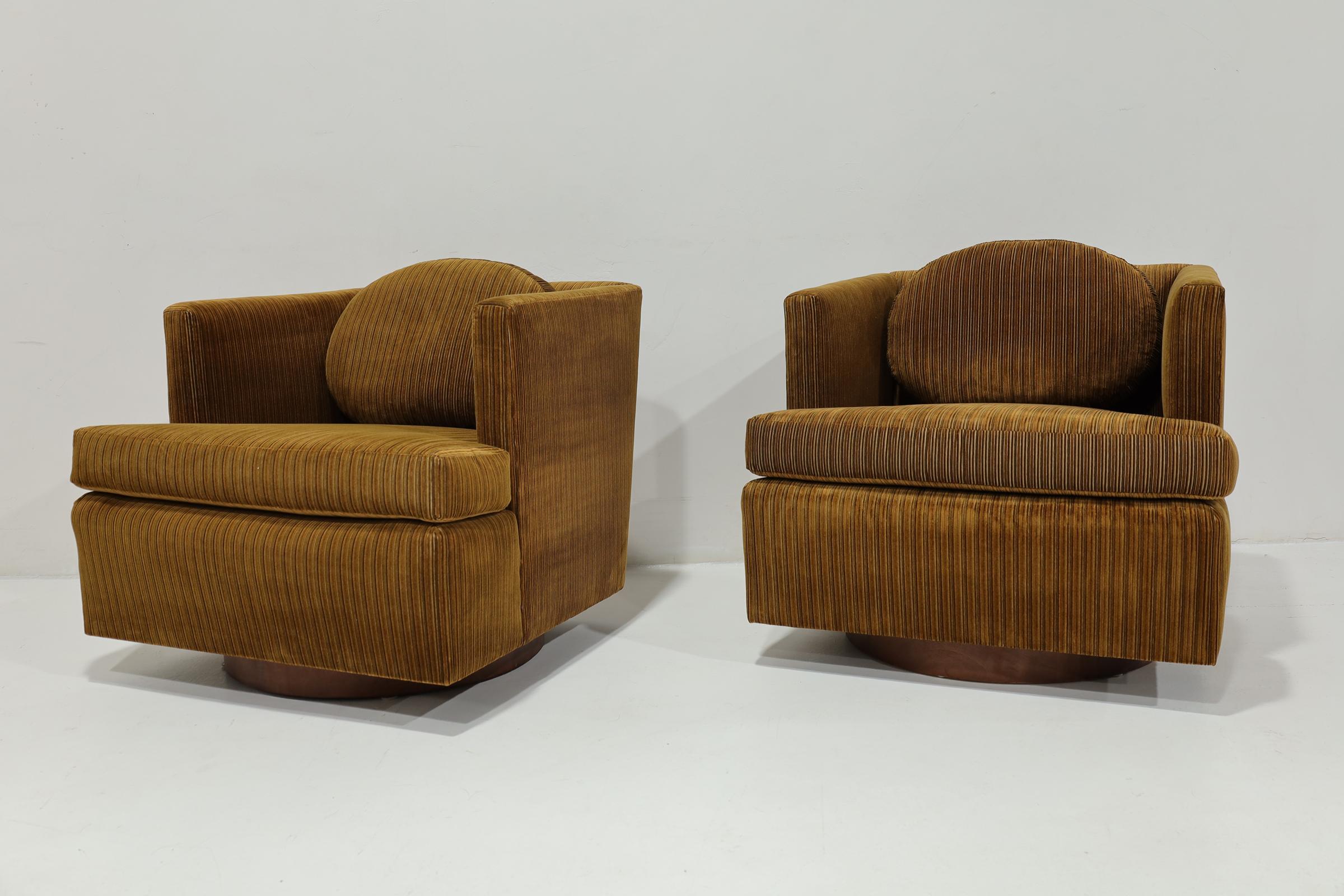 Rare Edward Wormley for Dunbar Model No 251 Swivel Lounge Chairs (Chaises longues pivotantes) en vente 1