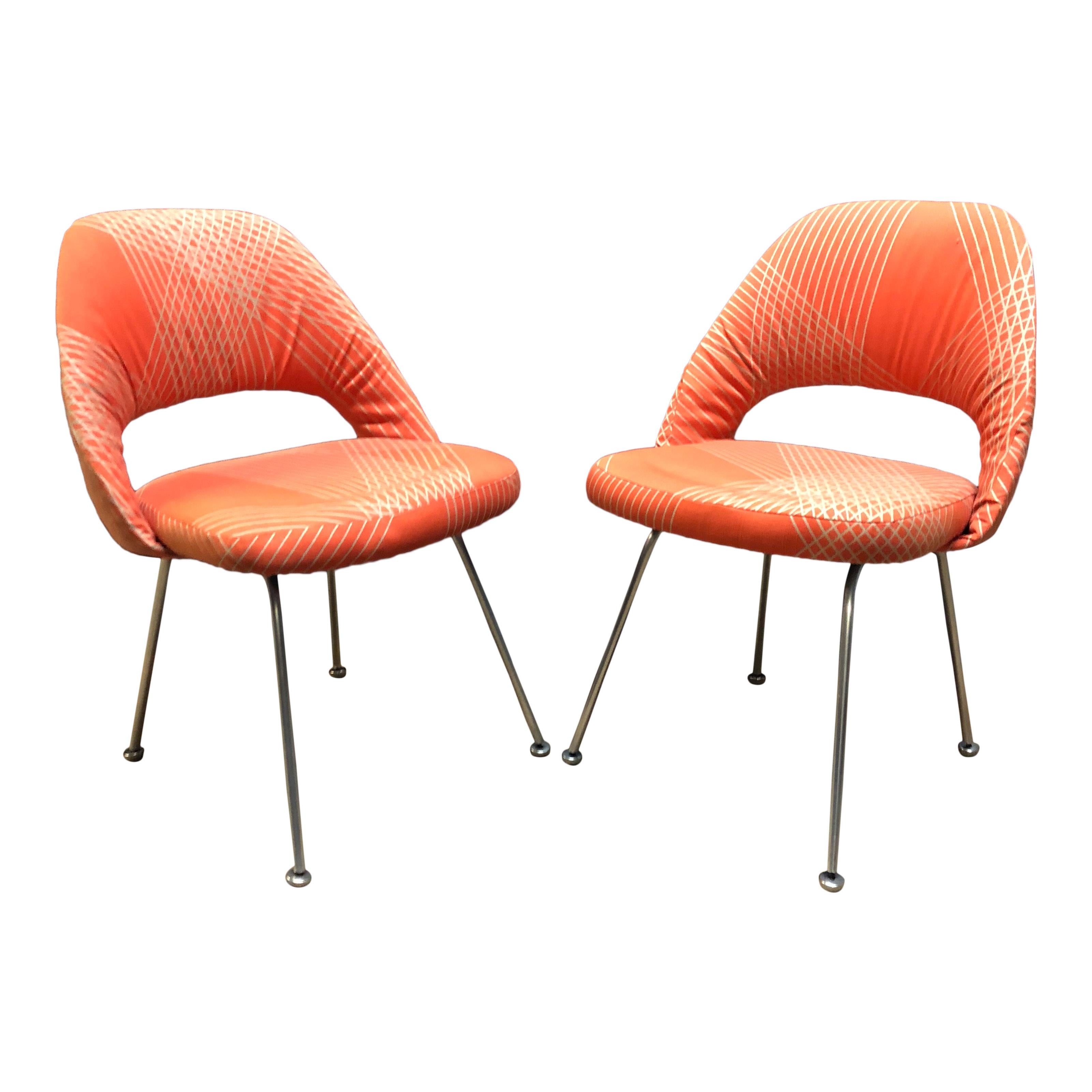 20th Century Rare Eero Saarinen for Knoll Chairs on Aluminum Legs