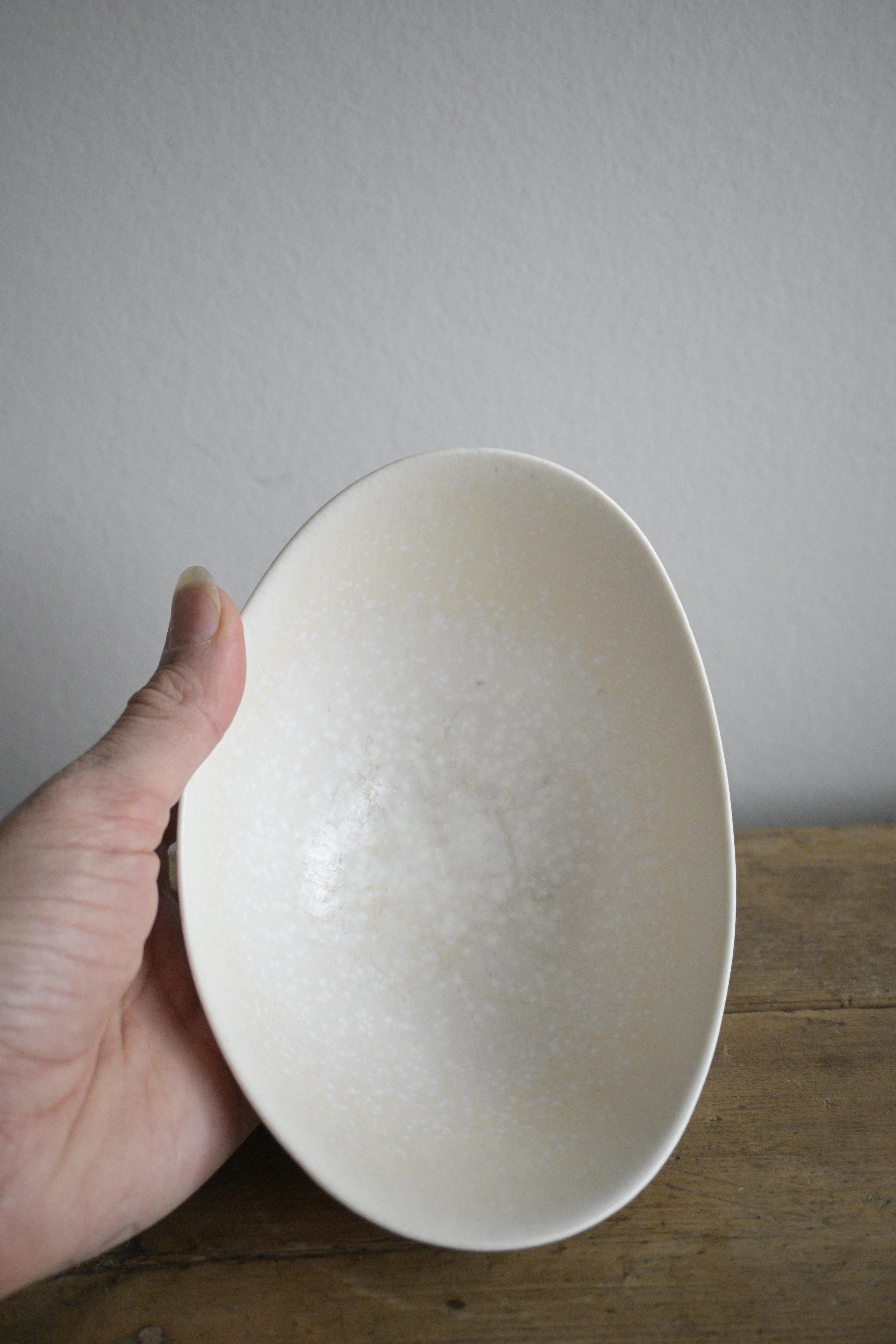 Ceramic Rare Egg-shell Mimosa White Bowl by Gunnar Nylund for Rörstrand, Sweden, 1950s For Sale