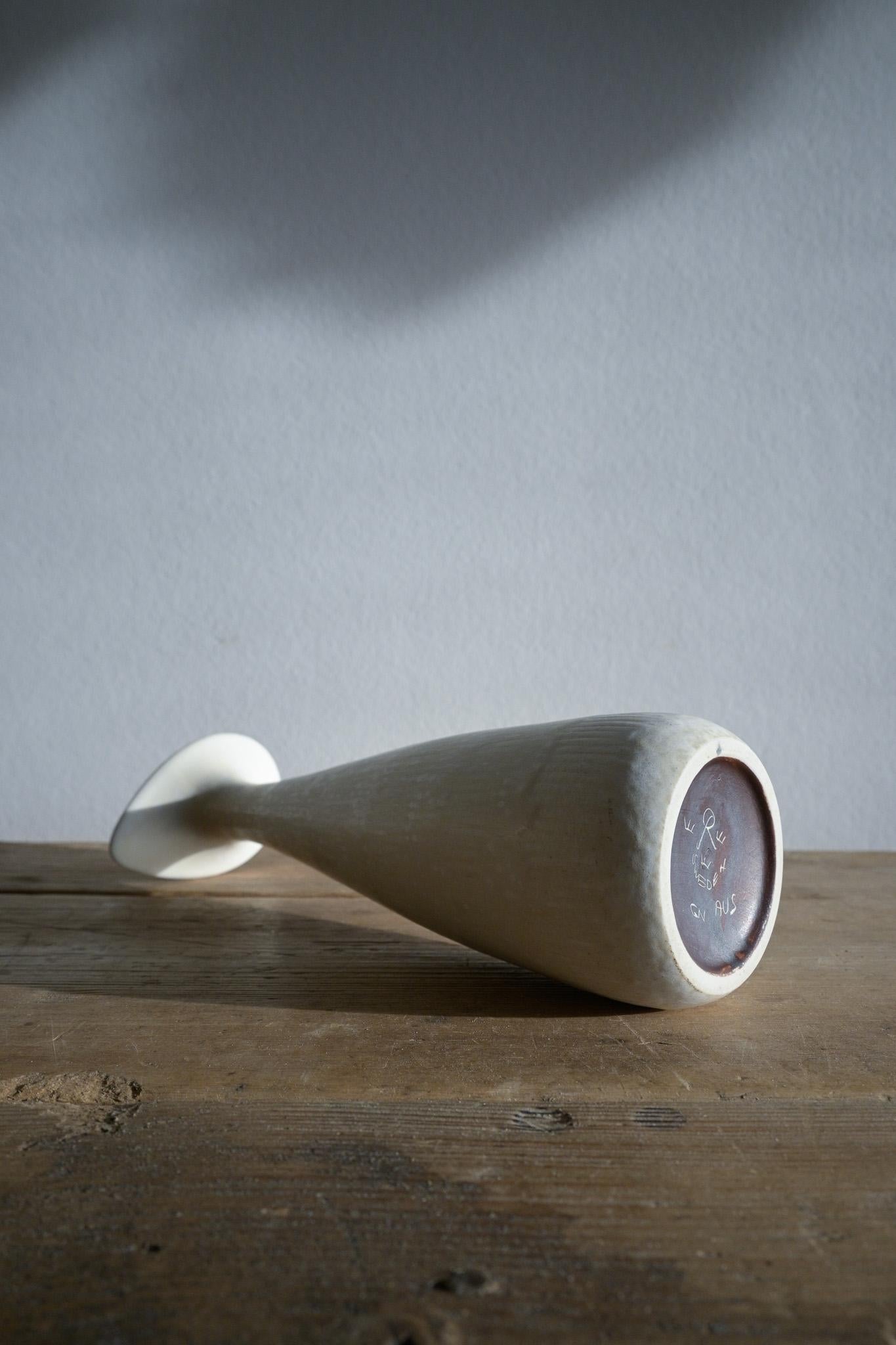 Rare vase en coquille d'œuf en mimosa blanc par Gunnar Nylund pour Rörstrand, Suède, années 1950 en vente 2