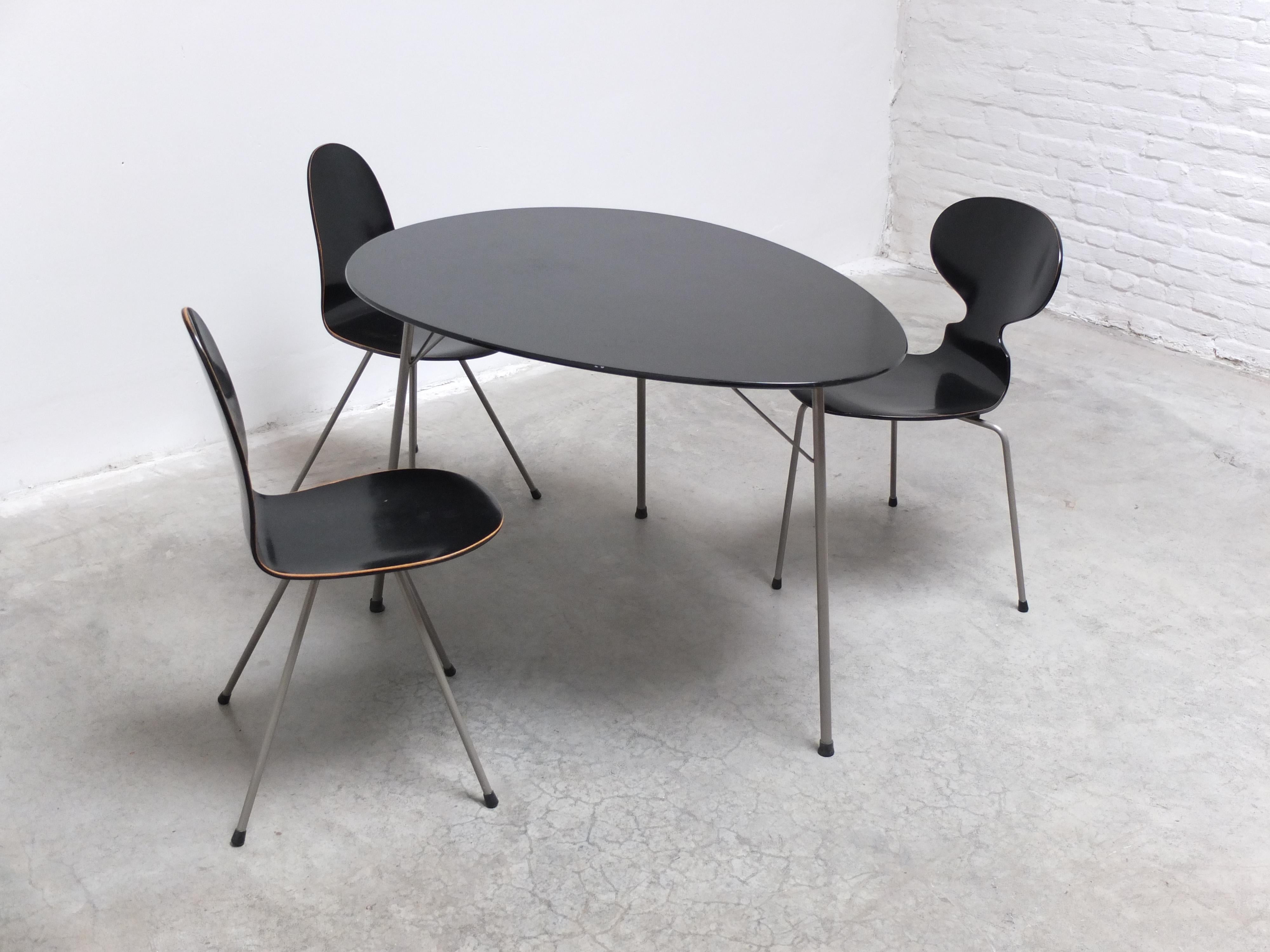Rare 'Egg' Table by Arne Jacobsen for Fritz Hansen, 1952 For Sale 9