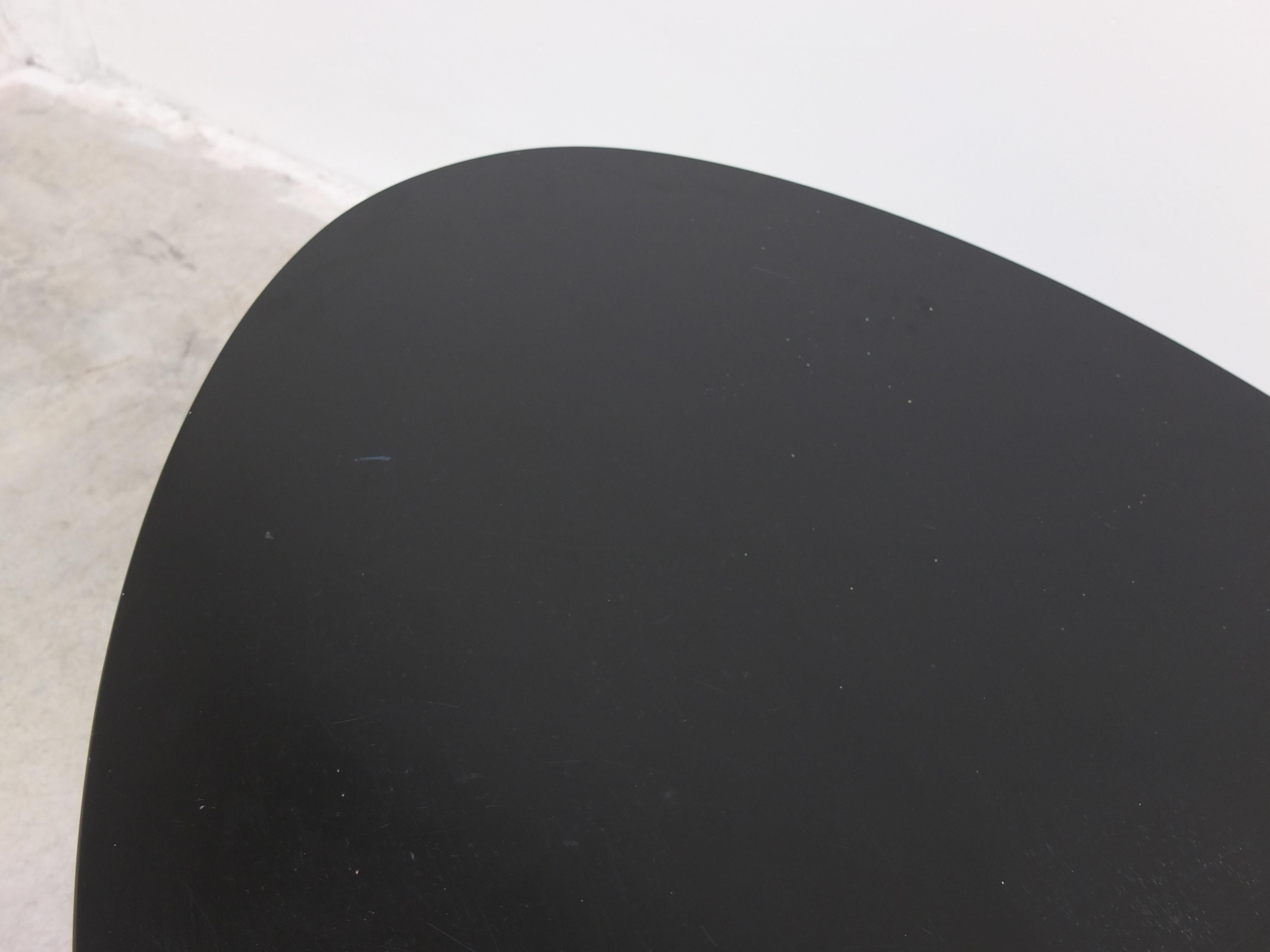 Rare 'Egg' Table by Arne Jacobsen for Fritz Hansen, 1952 For Sale 2
