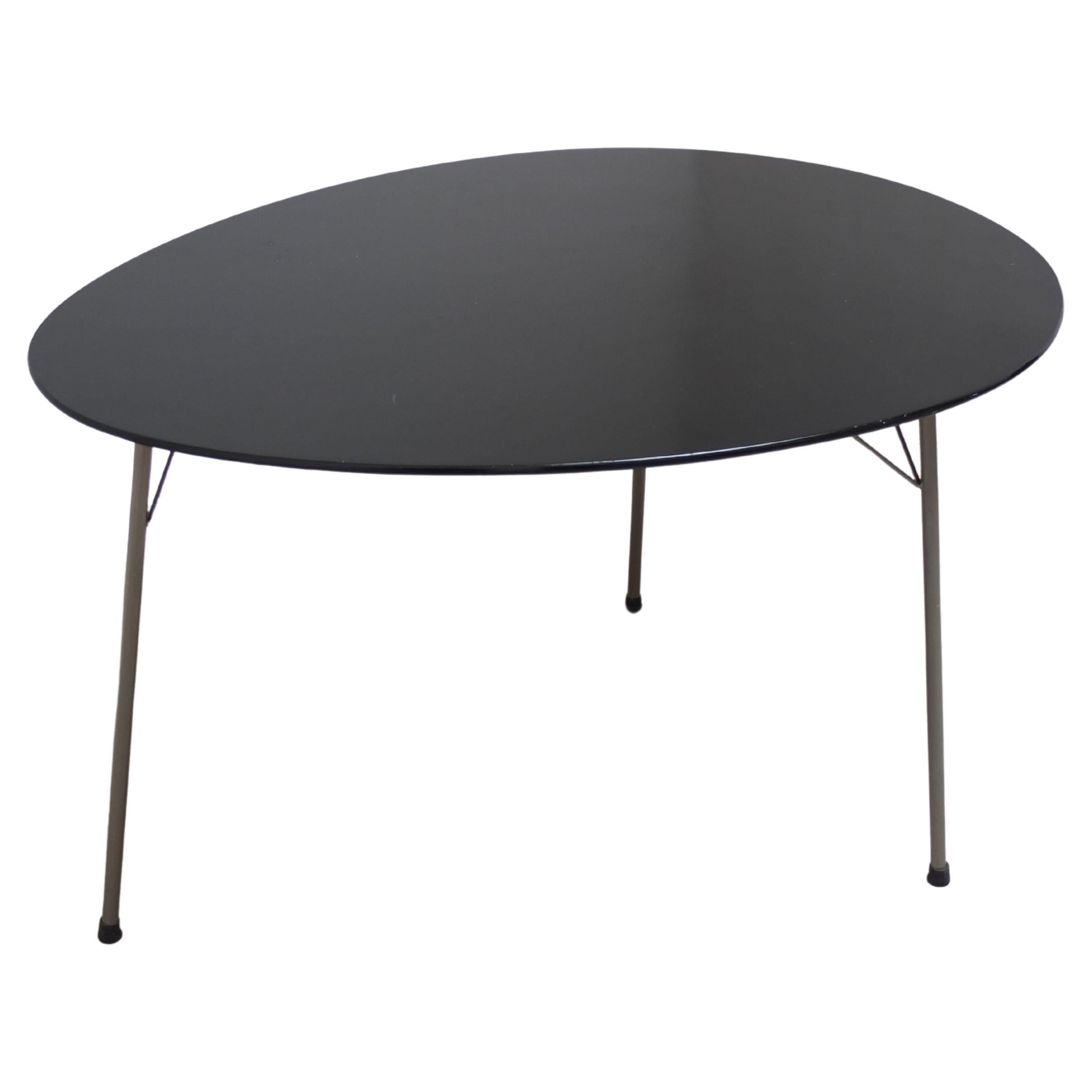 Seltener „Egg“-Tisch von Arne Jacobsen für Fritz Hansen, 1952