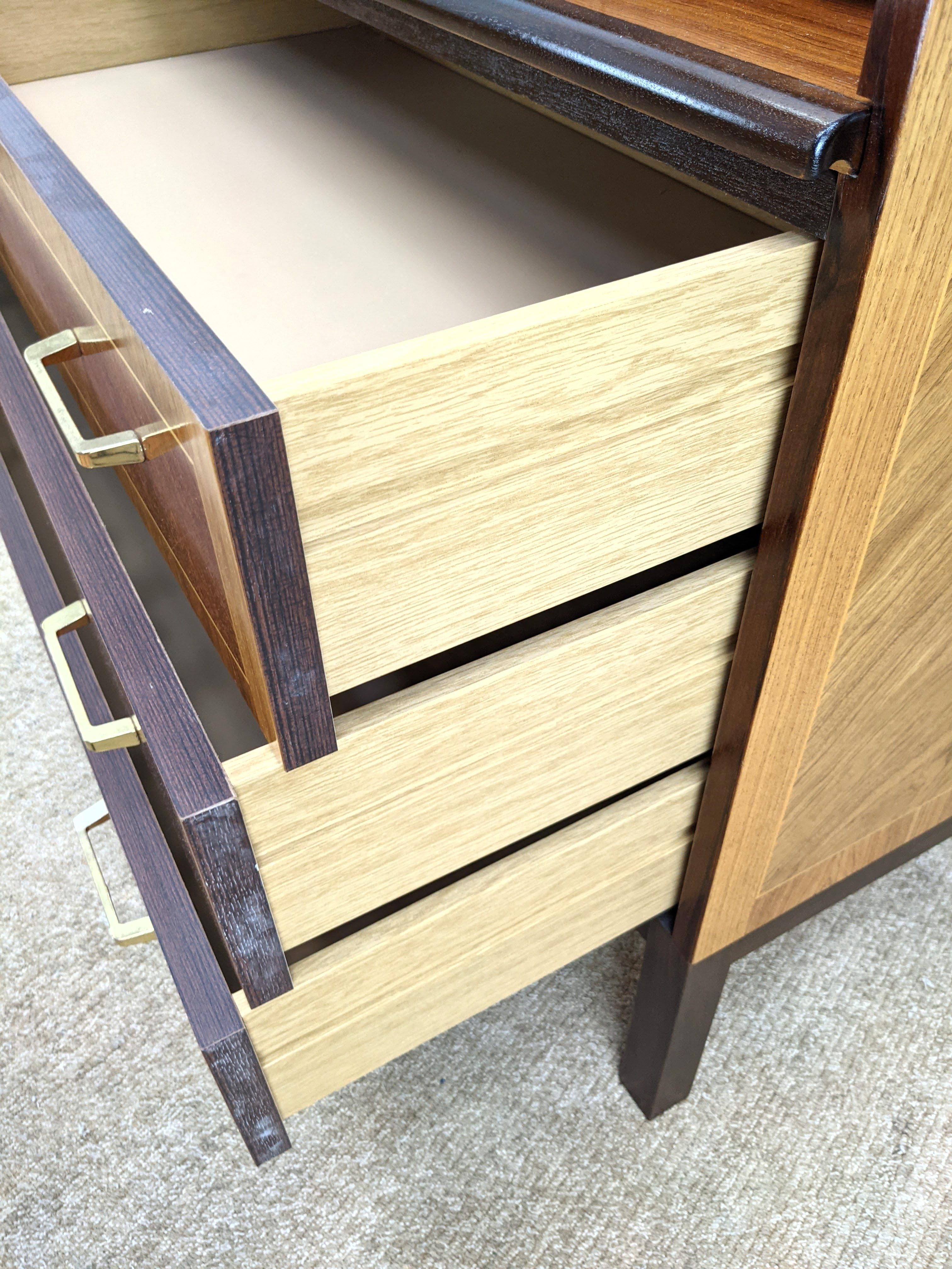 Mid-Century moderno Rara scrivania svedese Egon Ostergaard con piano a rotelle, abbinata a teak e palissandro in vendita