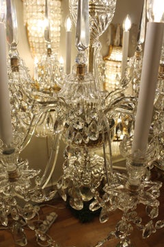 Raro lampadario a otto luci e otto obelischi in stile georgiano