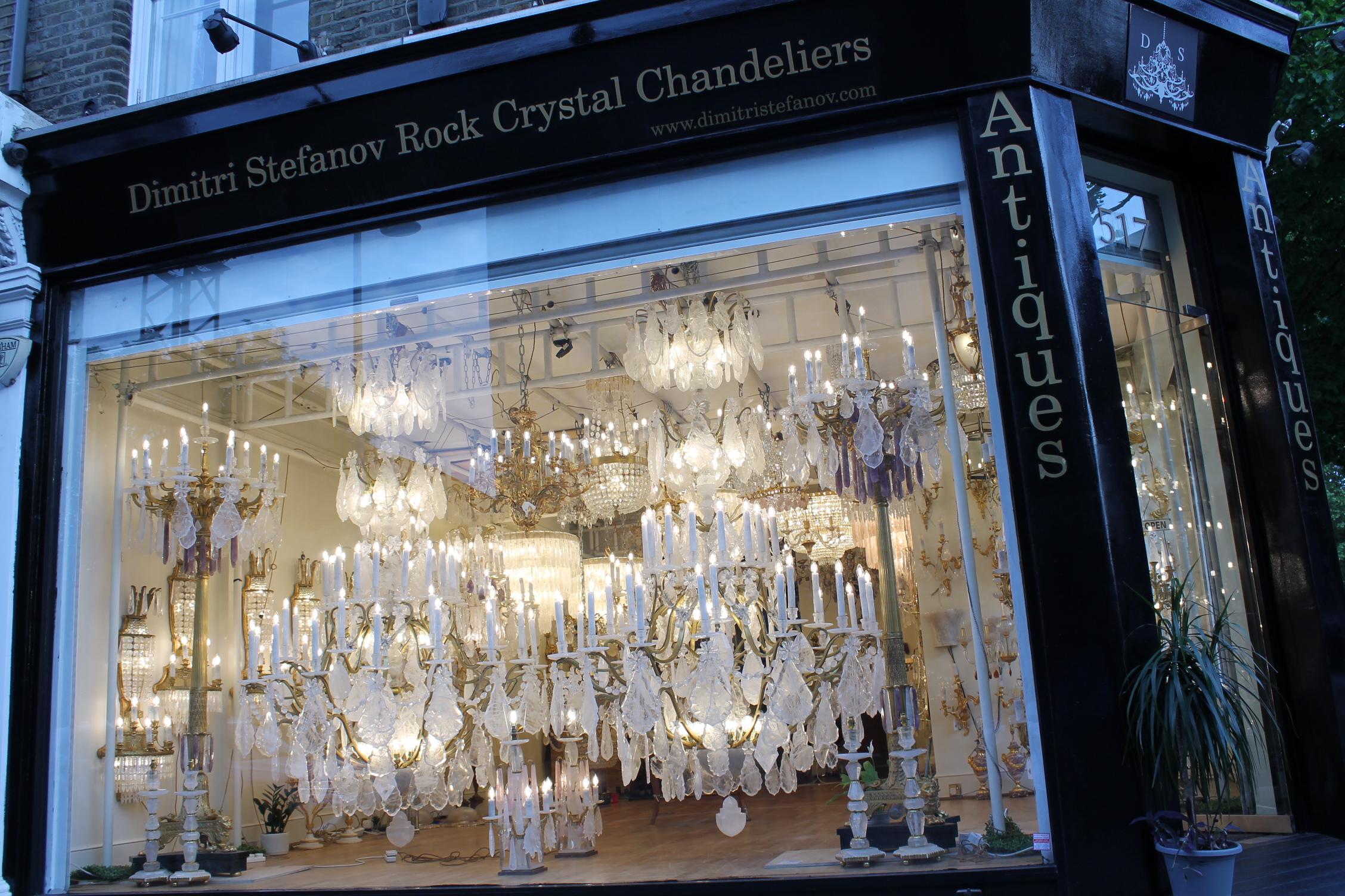 Cristal Rare Lustre à huit lumières et huit obélisques de style géorgien en vente