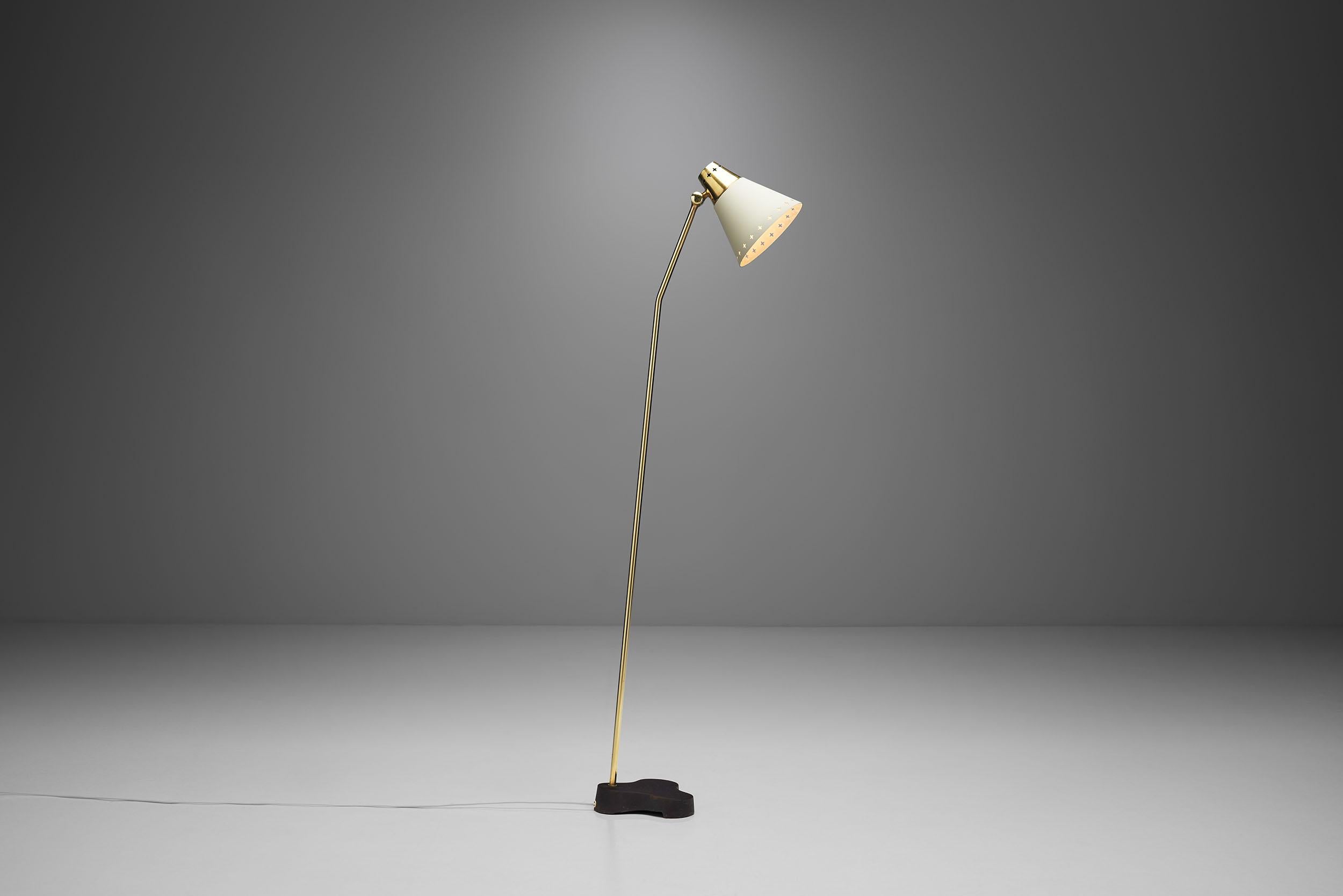 This one-of-a-kind floor lamp is a delightfully distinctive model, with immediately recognizable details. According to the Museum of Malmö, Einar Bäckström founded his workshop in 1918 for the manufacture of lighting and ornaments, and as the museum