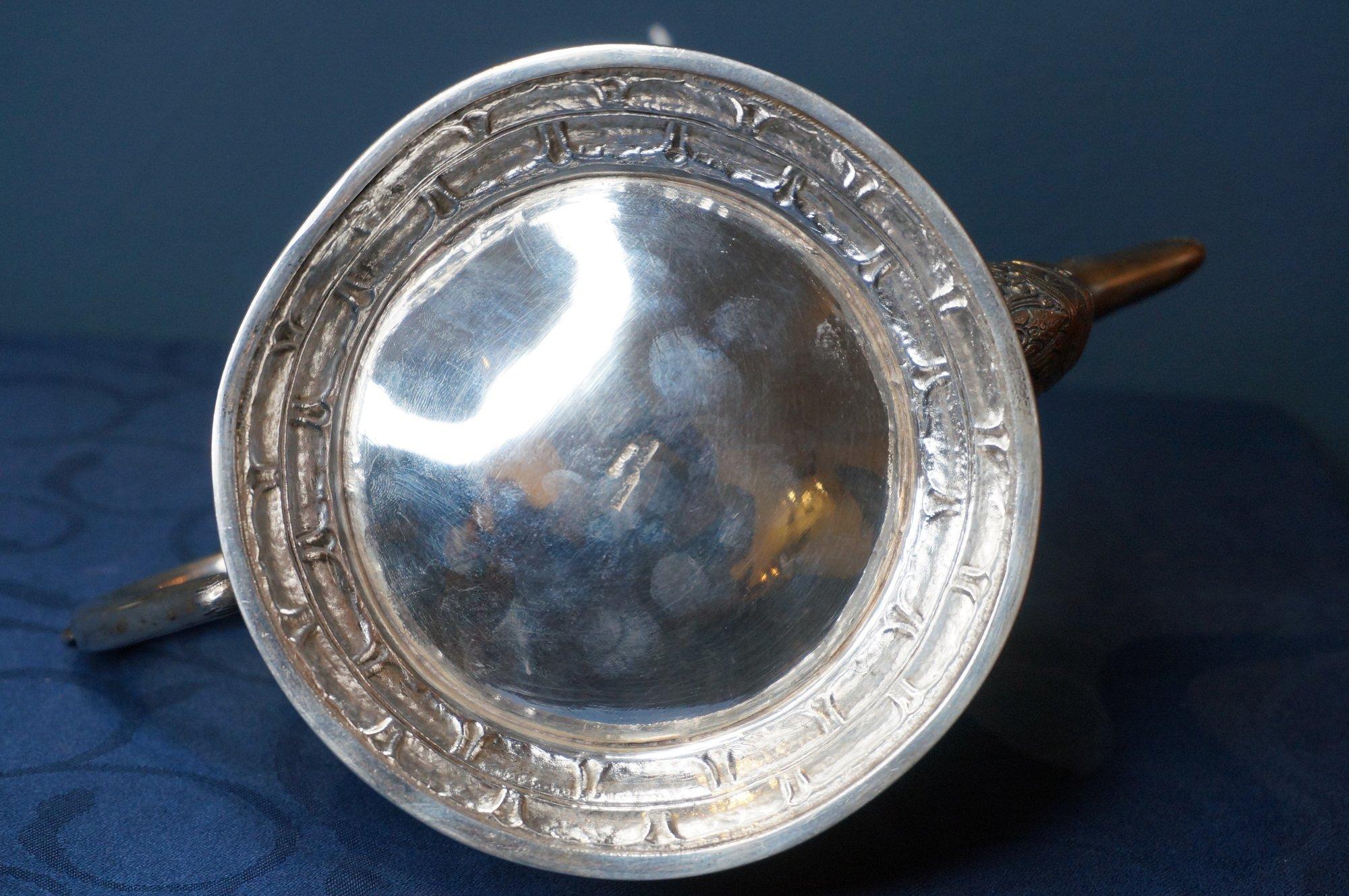 Silver Rare elaborately decorated Jogja tea service, 800/1000, workshop Moeljodihardjo For Sale