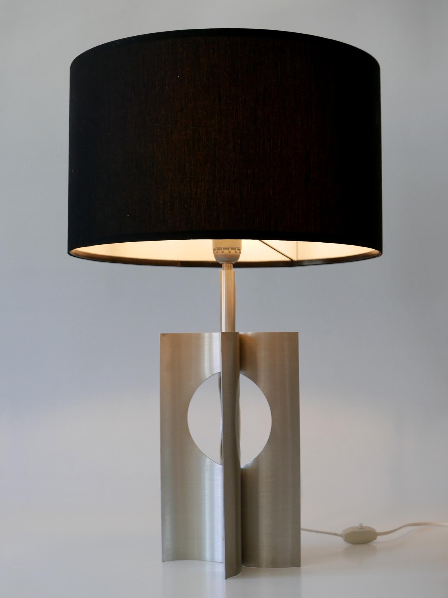 Rare & Elegant Mid Century Modern Brushed Aluminum Table Lamp France 1970s In Good Condition For Sale In Munich, DE