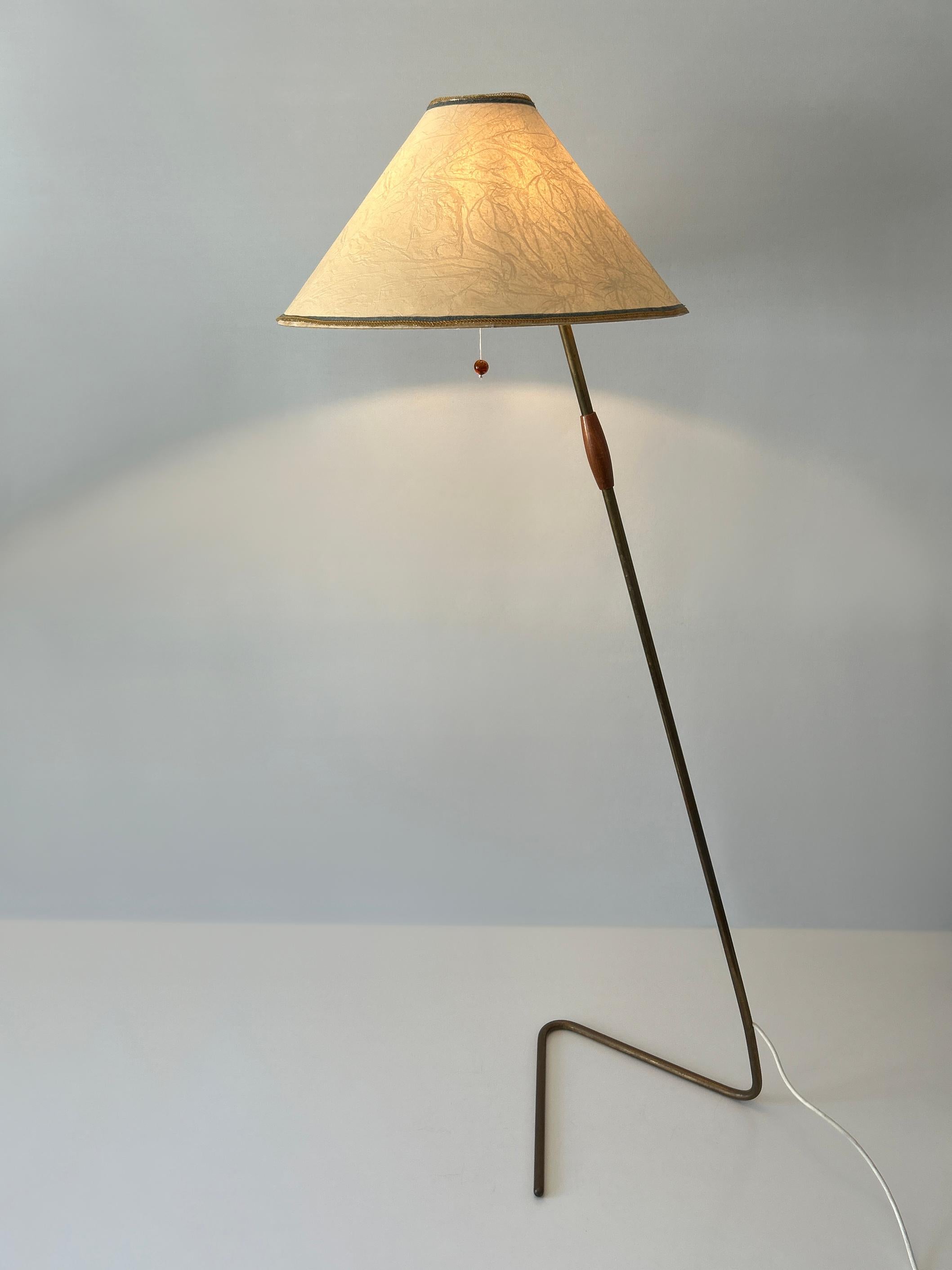 Autrichien Rare et élégant lampadaire moderne du milieu du siècle 'Flamingo' par J.T. Kalmar 1960s en vente