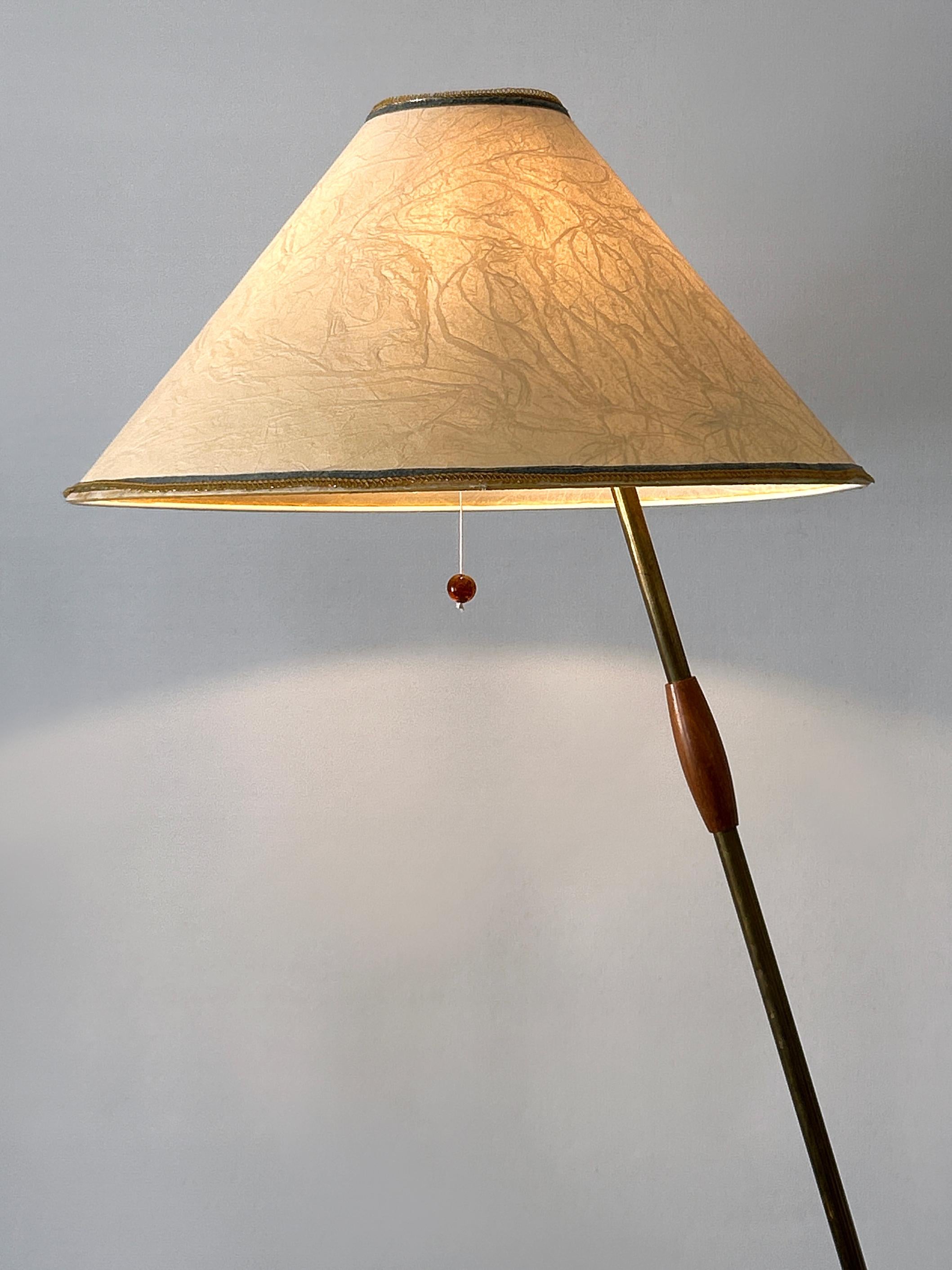 Milieu du XXe siècle Rare et élégant lampadaire moderne du milieu du siècle 'Flamingo' par J.T. Kalmar 1960s en vente