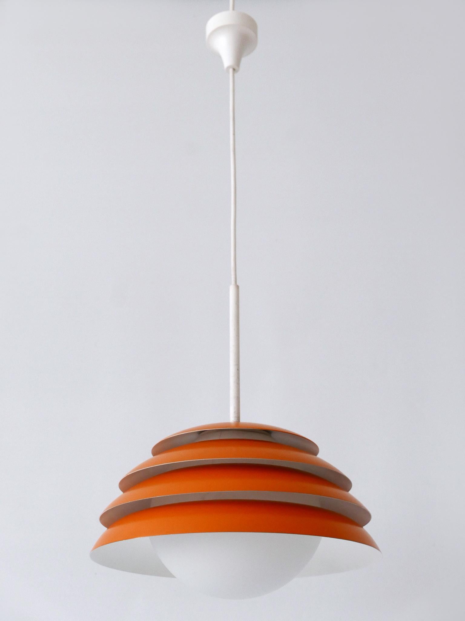 Rara y Elegante Lámpara Colgante o Luz Colgante Moderna de Mediados de Siglo Alemania Años 60 Esmaltado en venta