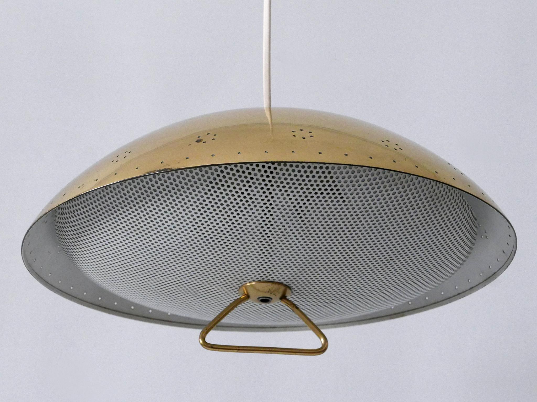 Mid-Century moderno Rara ed elegante lampada a sospensione in metallo traforato della metà del secolo scorso, Germania 1950 in vendita