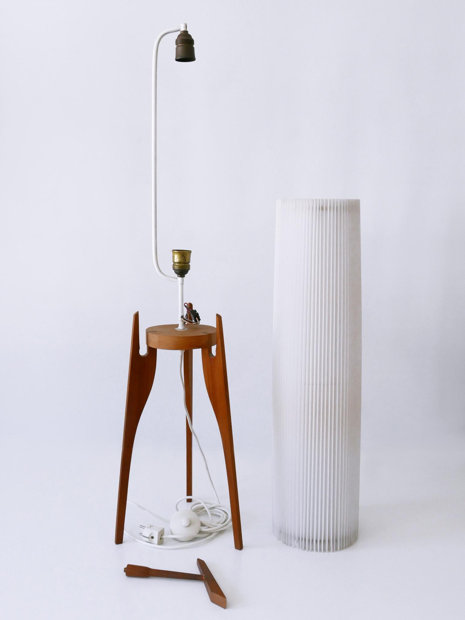 Rare et élégant lampadaire scandinave moderne mi-siècle à deux branches des années 1960 en vente 9