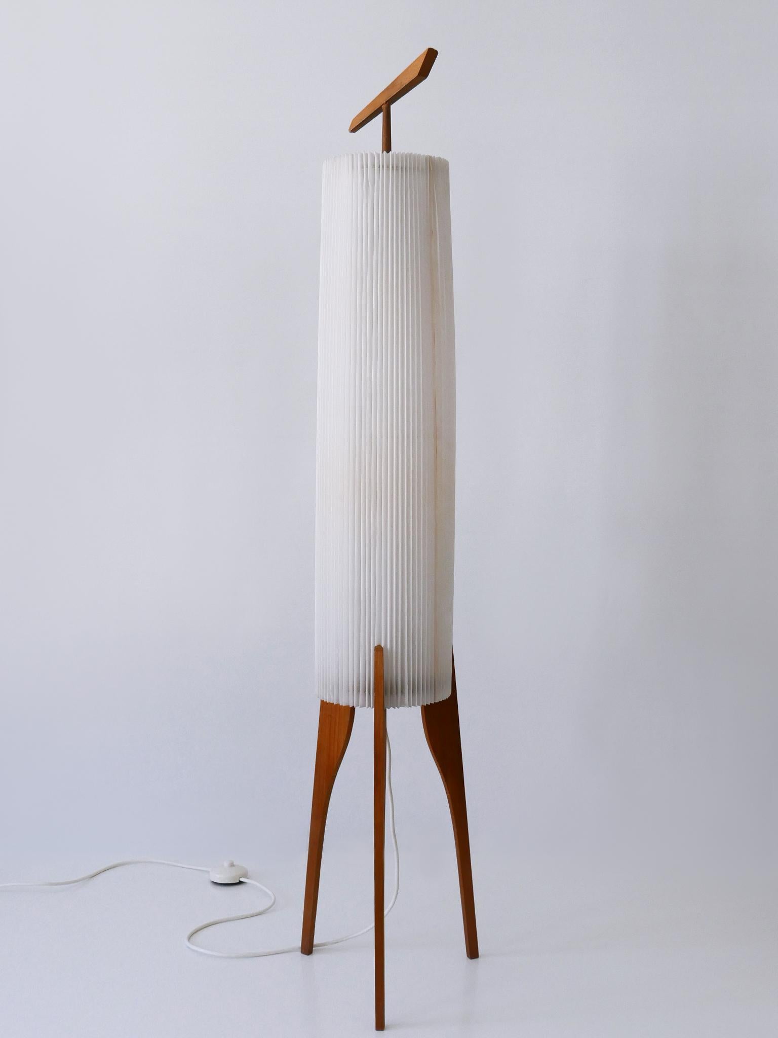 Rare et élégant lampadaire scandinave moderne mi-siècle à deux branches des années 1960 Bon état - En vente à Munich, DE