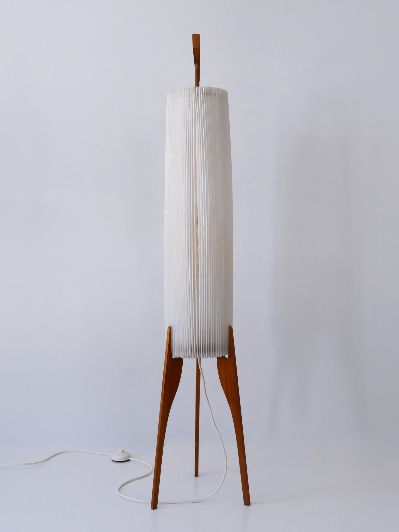 Rare et élégant lampadaire scandinave moderne mi-siècle à deux branches des années 1960 en vente 2