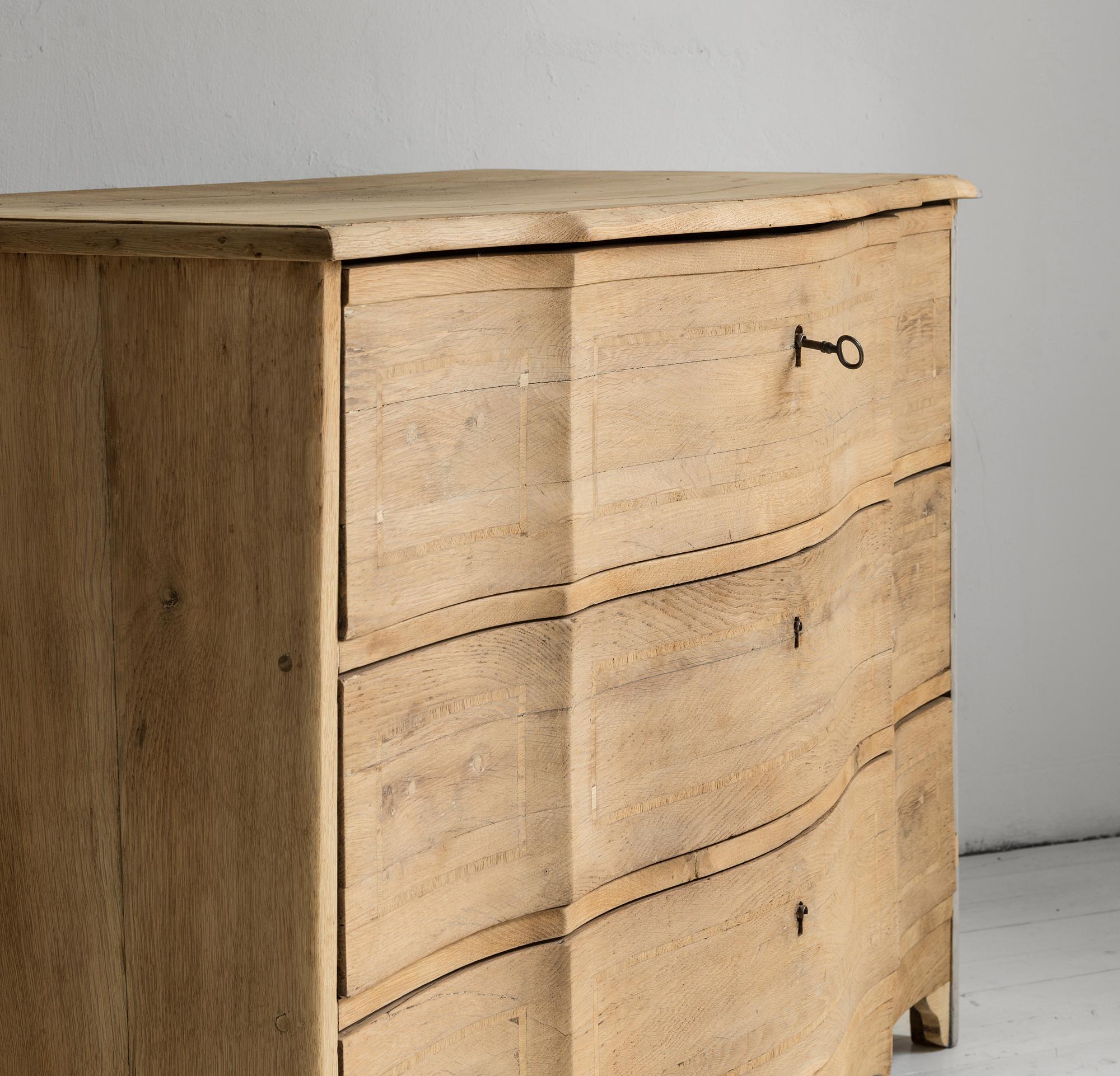 Rare Elegant Northern 18th Century Baroque Commode Galbée in Bleached Oak 1