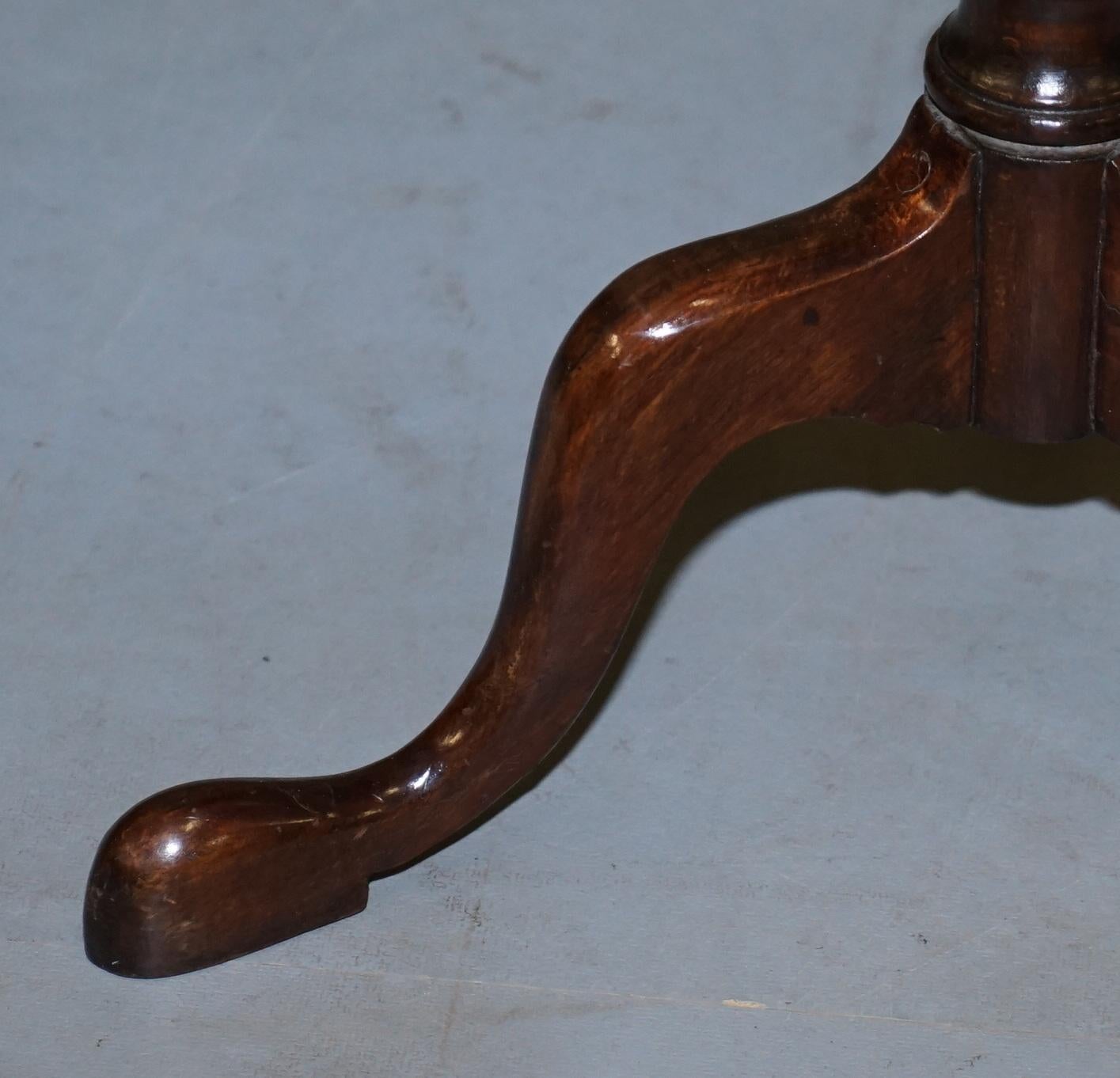Rare Elegantly Carved Scottish Antique Mahogany Tripod Lamp Side End Wine Table 6