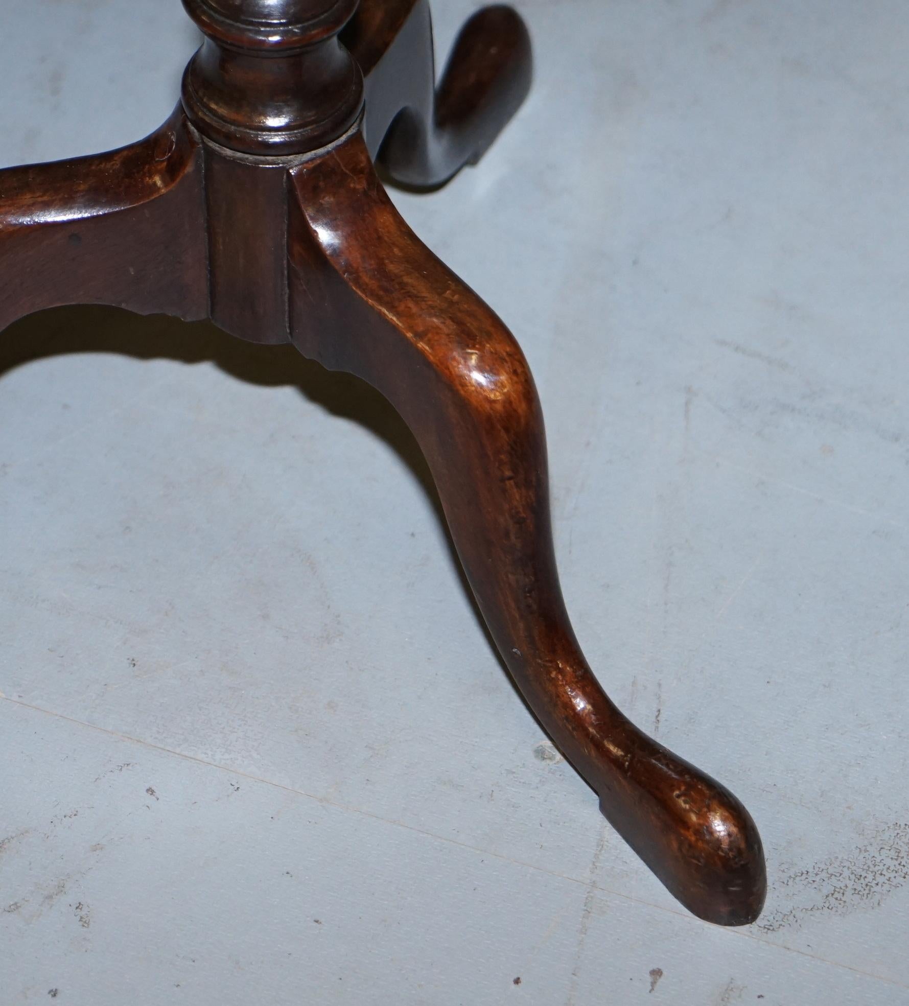 Rare Elegantly Carved Scottish Antique Mahogany Tripod Lamp Side End Wine Table 7
