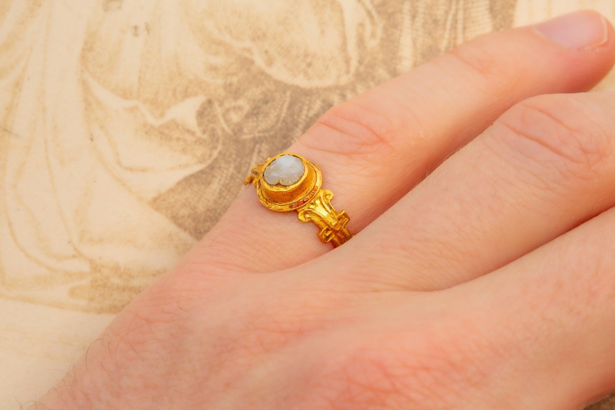 Rare Elizabethan 16th Century Gold Cupid Ring Renaissance Gold Ring Womens For Sale 5