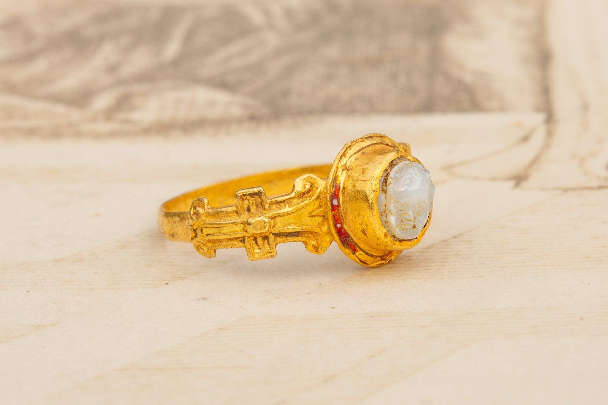 Rare Elizabethan 16th Century Gold Cupid Ring Renaissance Gold Ring Womens For Sale 1
