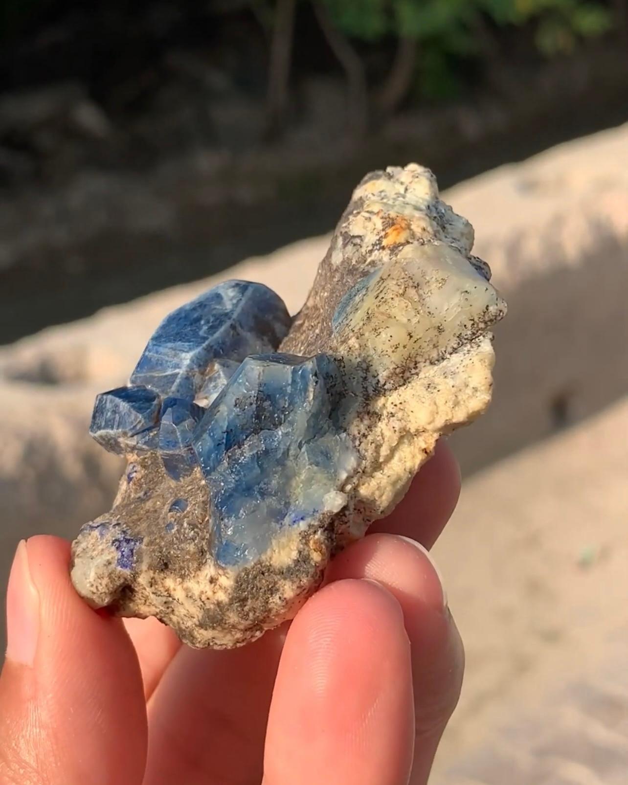 Rare Elongated Vivid Blue Afghanite Crystals On Calcite From Afghanistan In Good Condition For Sale In Peshawar, PK