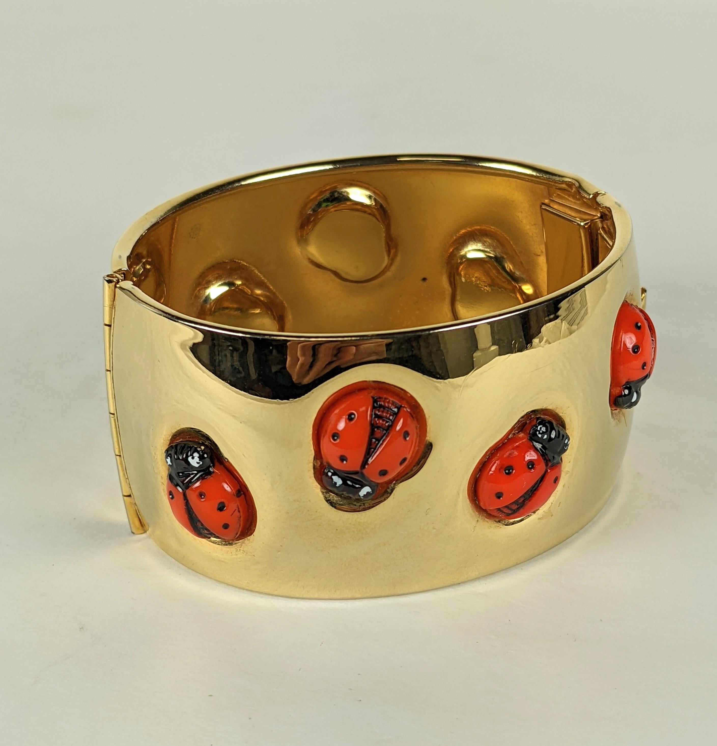  Seltenes Elsa Schiaparelli Dokumentiertes surrealistisches Lady Bug Manschettenarmband (Kunsthandwerker*in) im Angebot