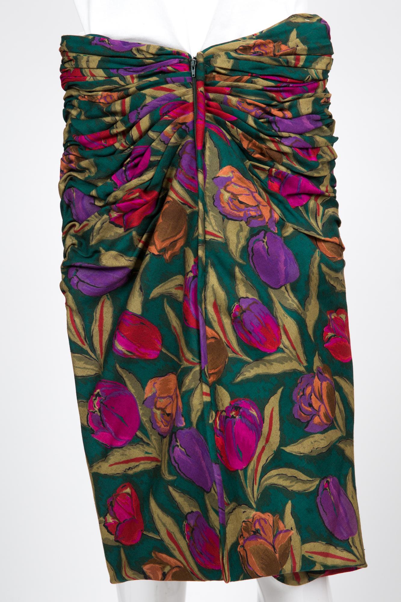Rare Emanuel Ungaro Ruched Floral Skirt  In Good Condition For Sale In Paris, FR