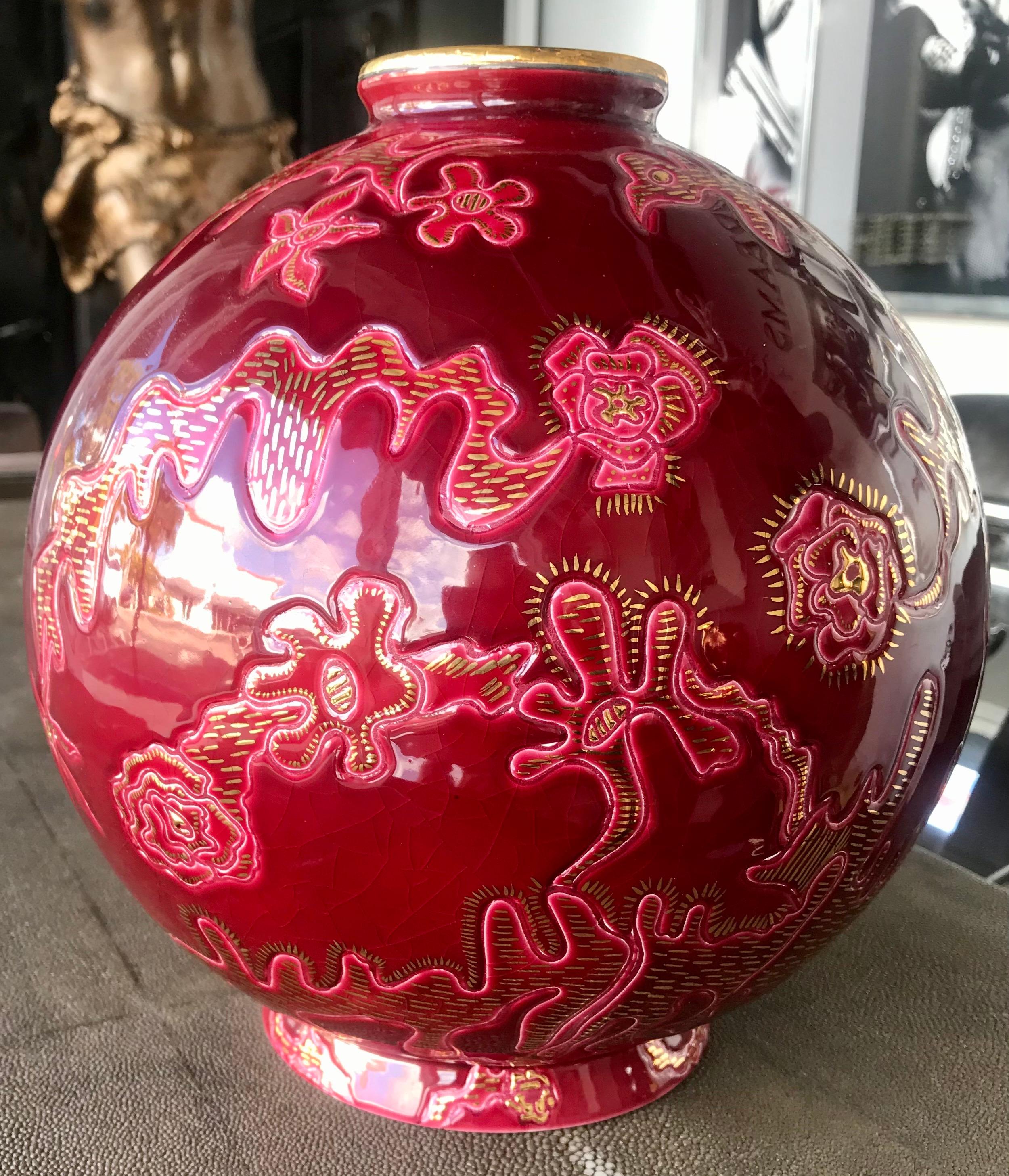 20ième siècle Rare vase boule en céramique Emaux de Longwy par Garouste et Bonetti Limited 1 of 5 en vente