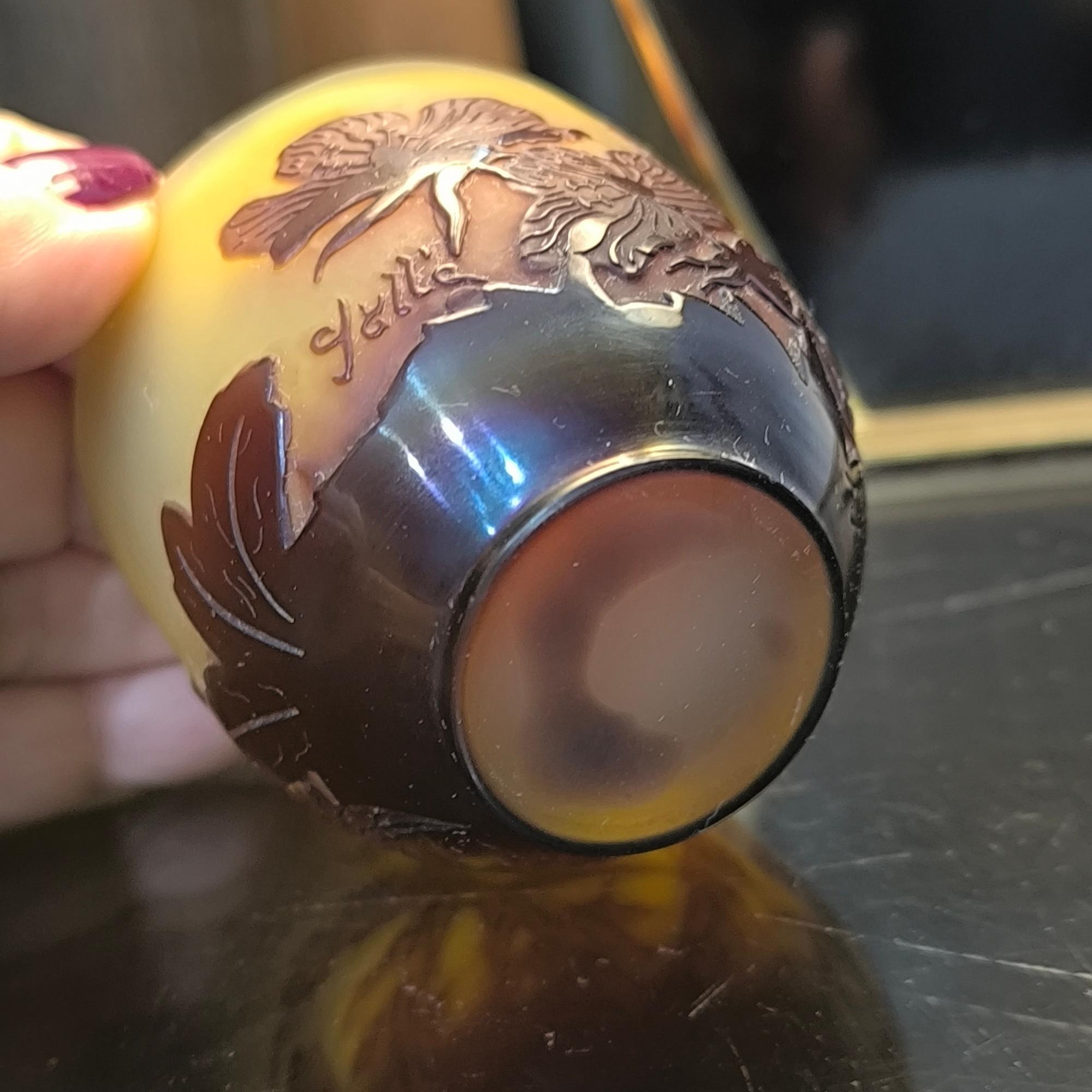 Raro vaso in vetro cammeo di Emile Gallé con motivo Anémone des Alpes, circa 1900 in vendita 2