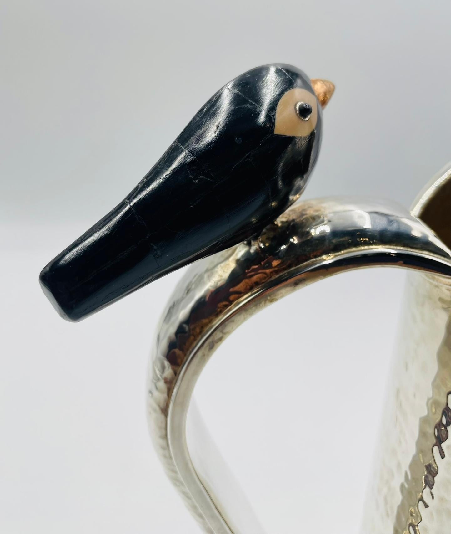 Rara brocca di Emilia Castillo placcata in argento con uccelli in onice e diaspro, Taxco Messico in vendita 7