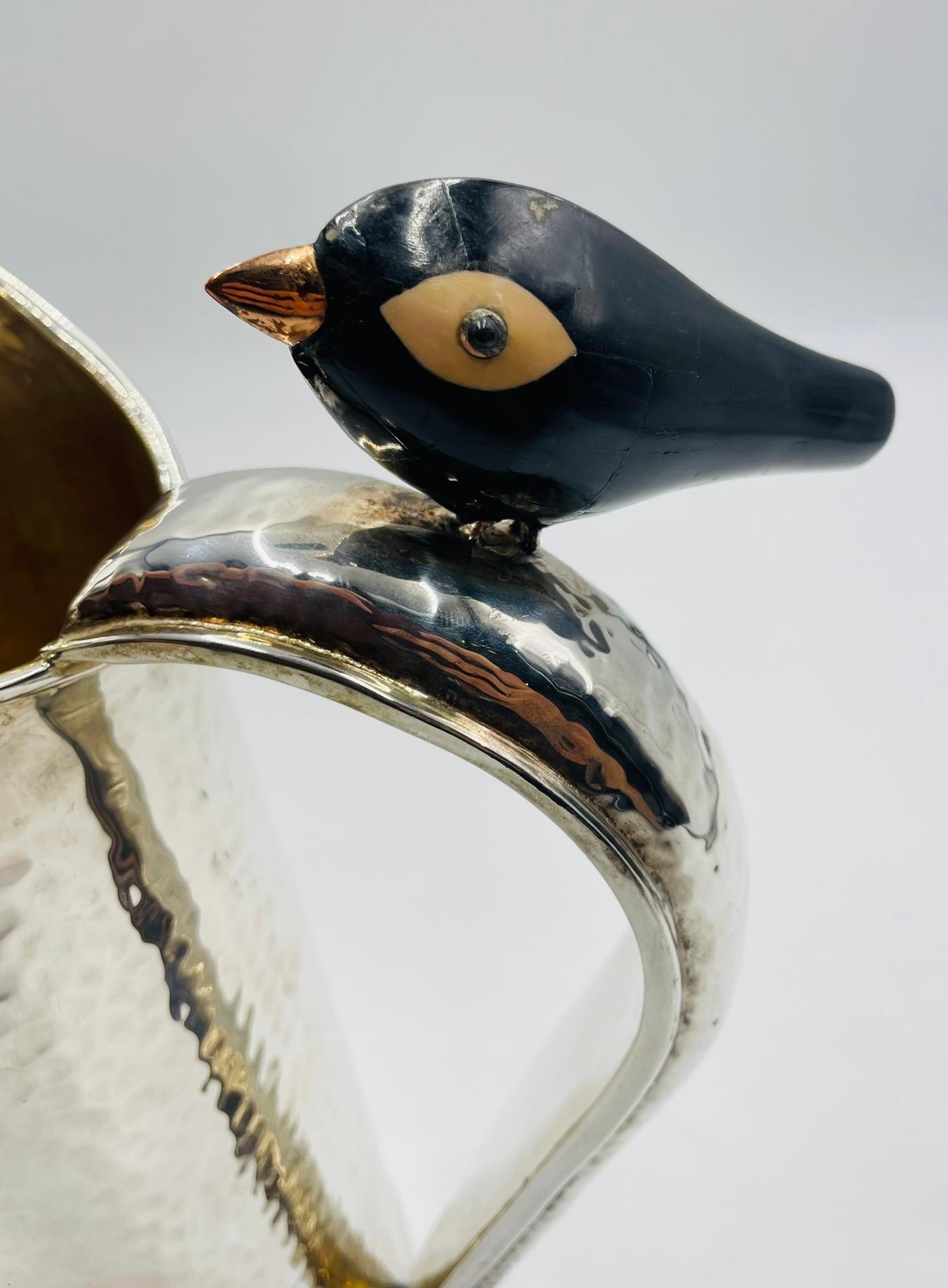 Rara brocca di Emilia Castillo placcata in argento con uccelli in onice e diaspro, Taxco Messico in vendita 9