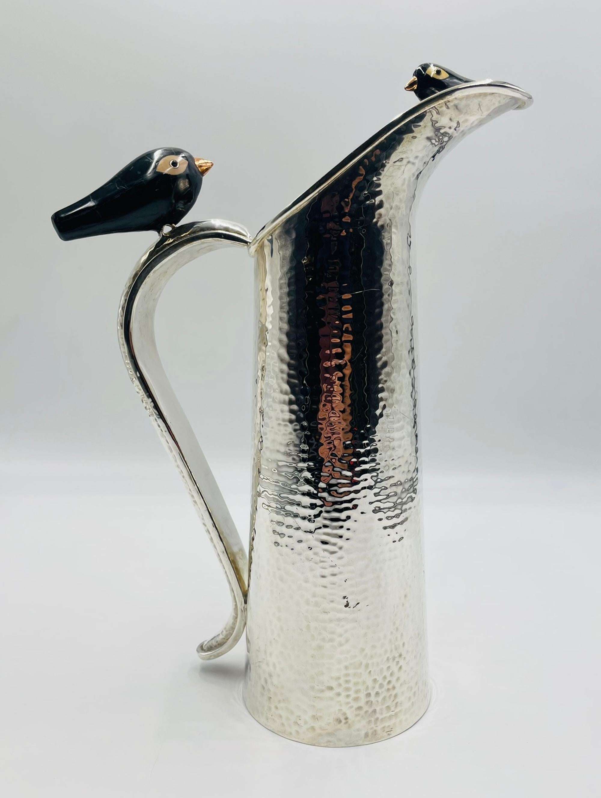 Messicano Rara brocca di Emilia Castillo placcata in argento con uccelli in onice e diaspro, Taxco Messico in vendita