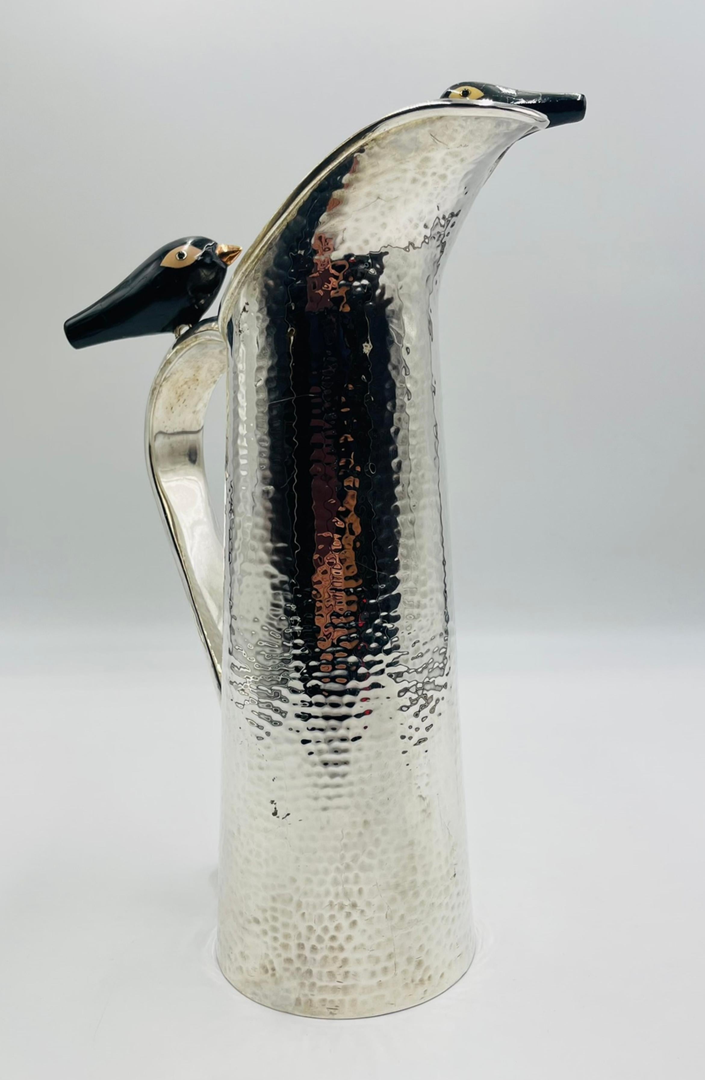 Fatto a mano Rara brocca di Emilia Castillo placcata in argento con uccelli in onice e diaspro, Taxco Messico in vendita